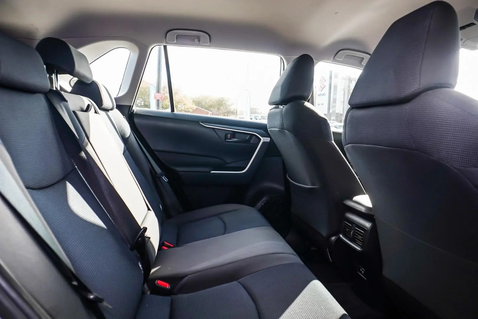 2022 Toyota RAV4 Gallery Image 7