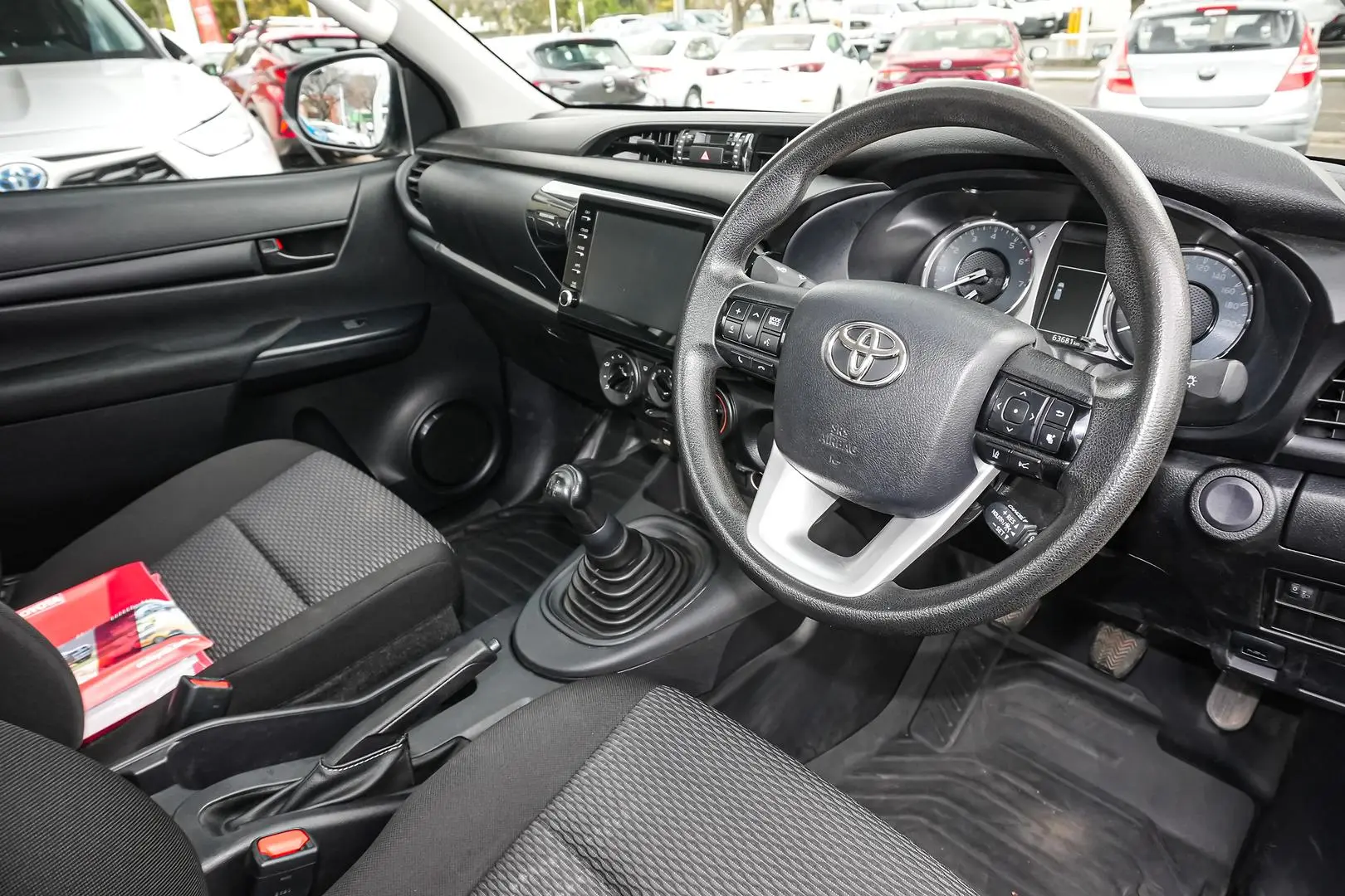 2022 Toyota Hilux Gallery Image 6