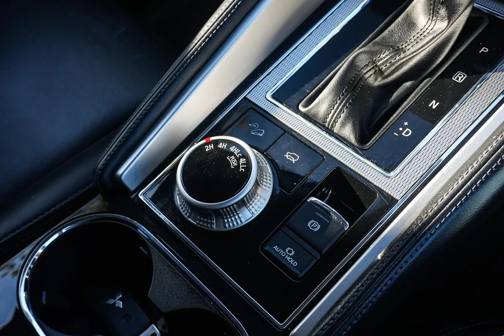 2020 Mitsubishi Pajero Sport Gallery Image 18