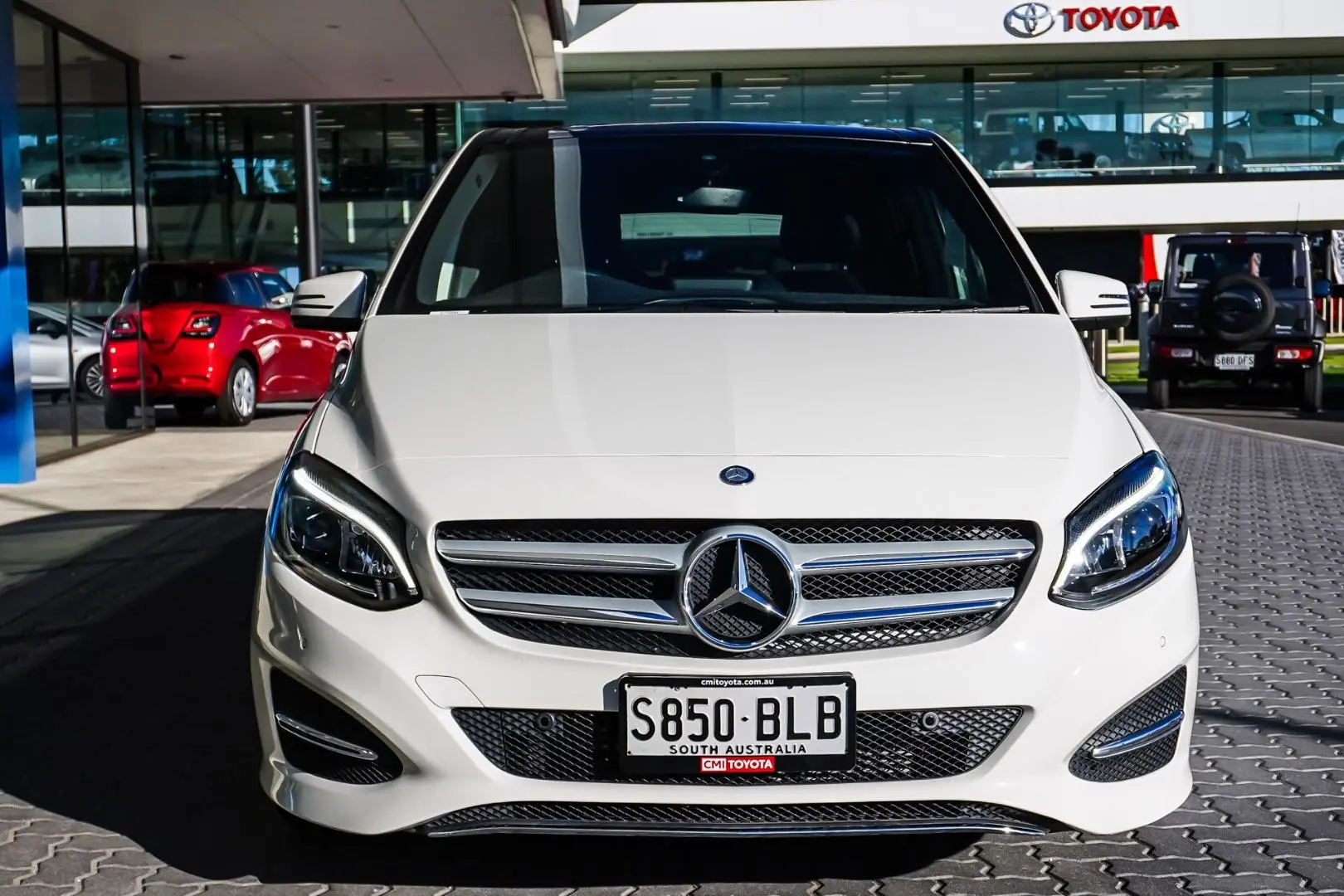 2016 Mercedes-Benz B-Class Gallery Image 4