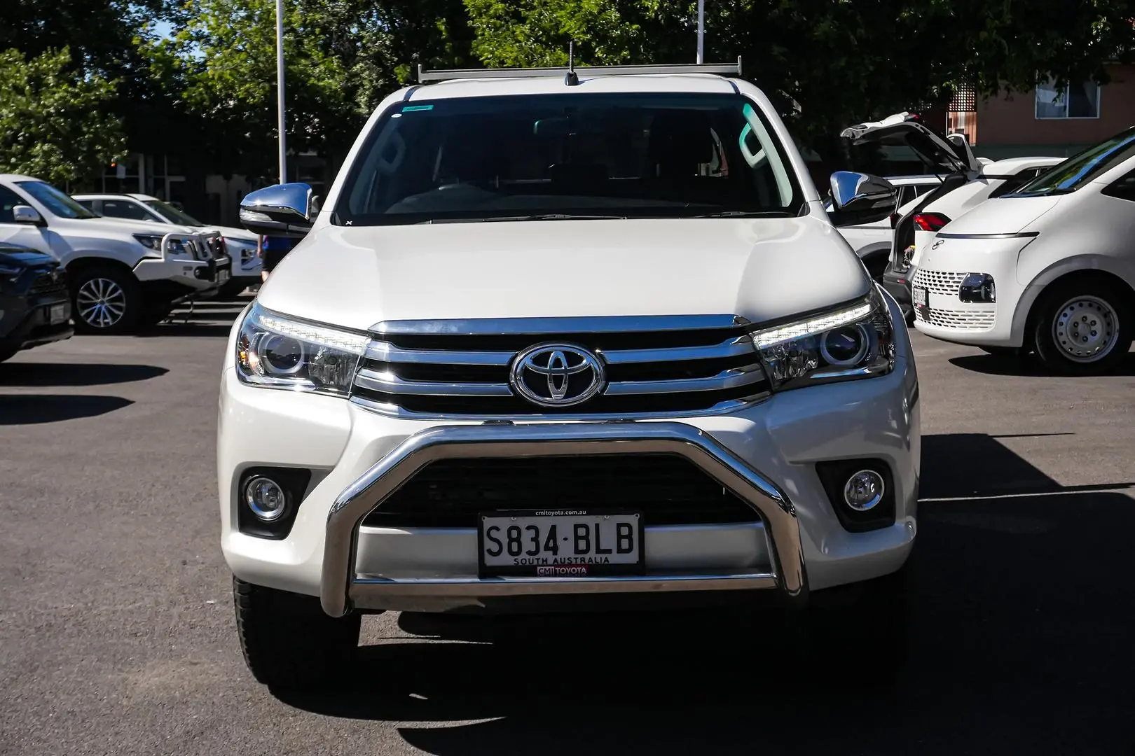 2016 Toyota Hilux Gallery Image 4