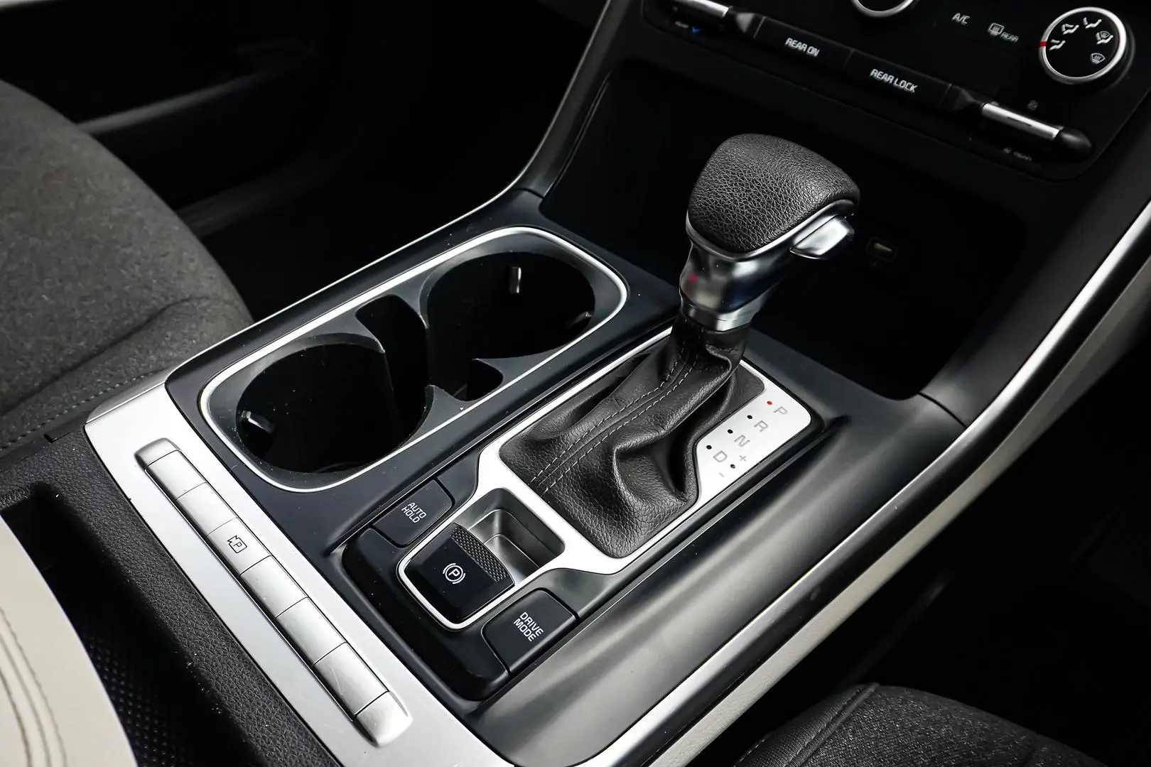 2022 Kia Carnival Gallery Image 18