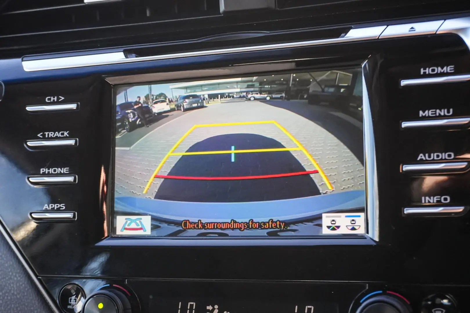 2020 Toyota Camry Gallery Image 21