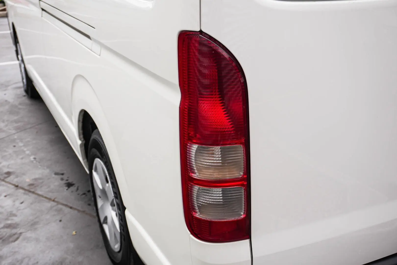 2017 Toyota Hiace Gallery Image 15