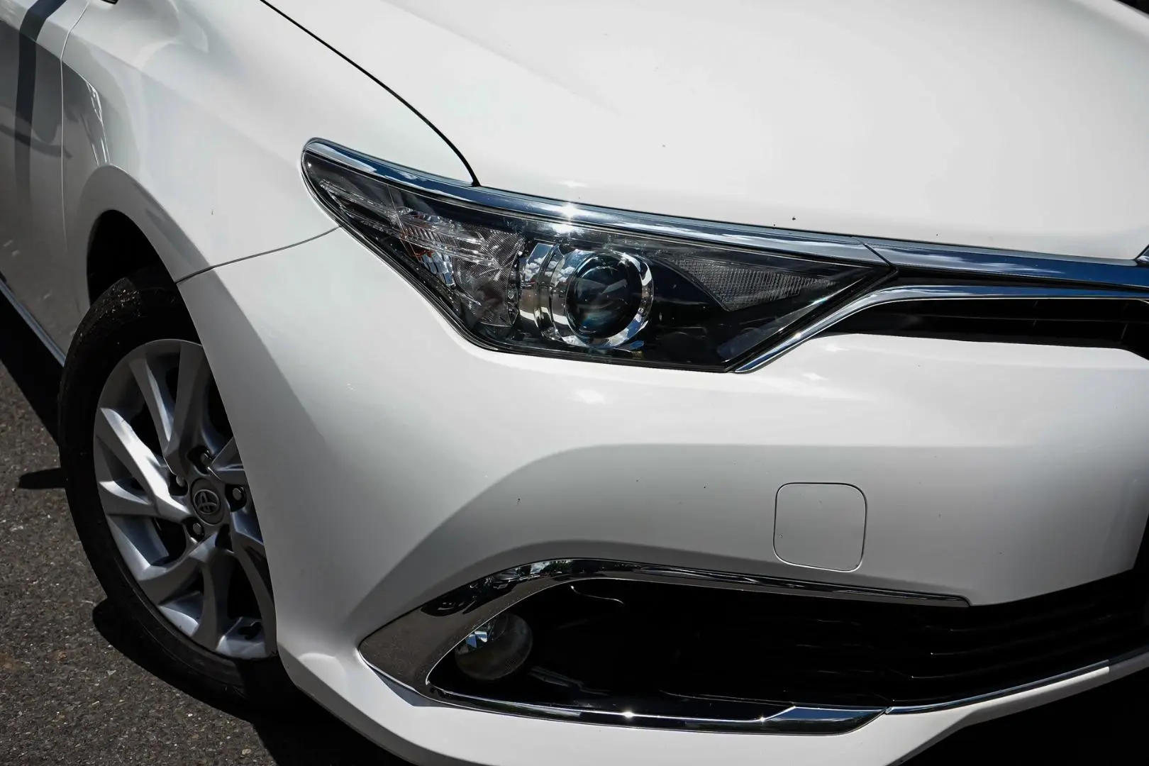 2016 Toyota Corolla Gallery Image 11