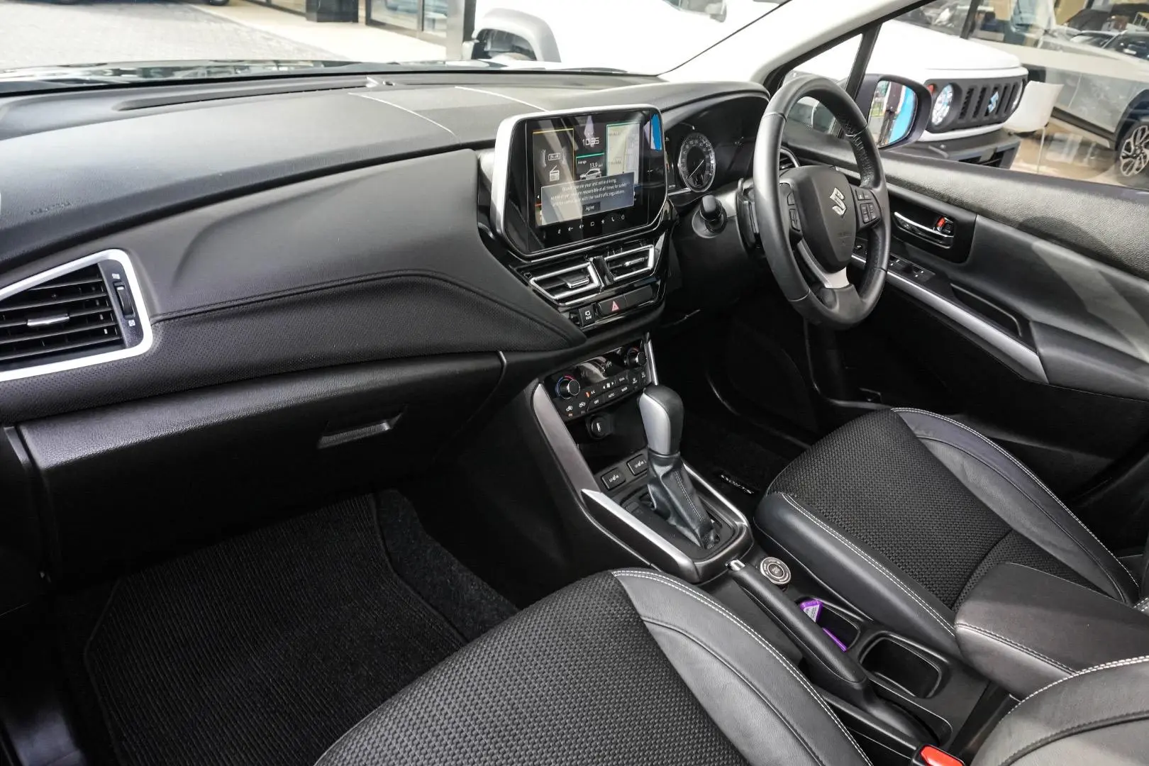 2023 Suzuki S-Cross Gallery Image 10