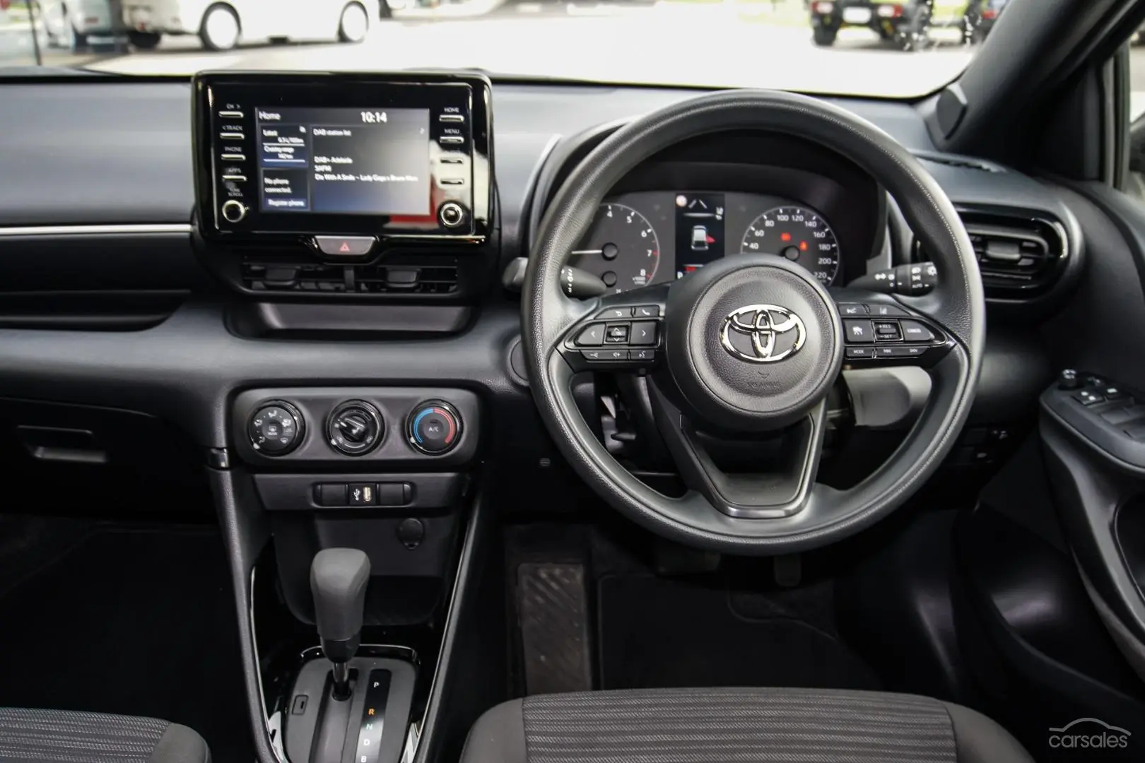 2022 Toyota Yaris Image 8