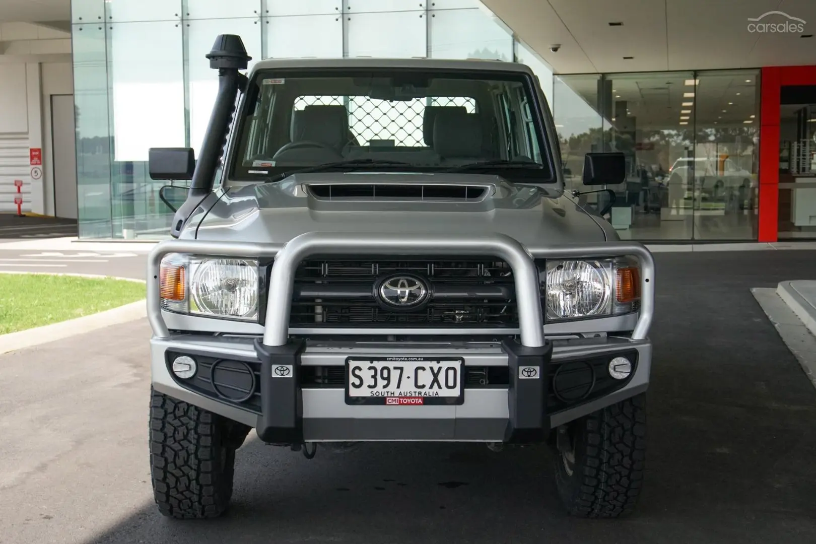 2023 Toyota Landcruiser Image 4