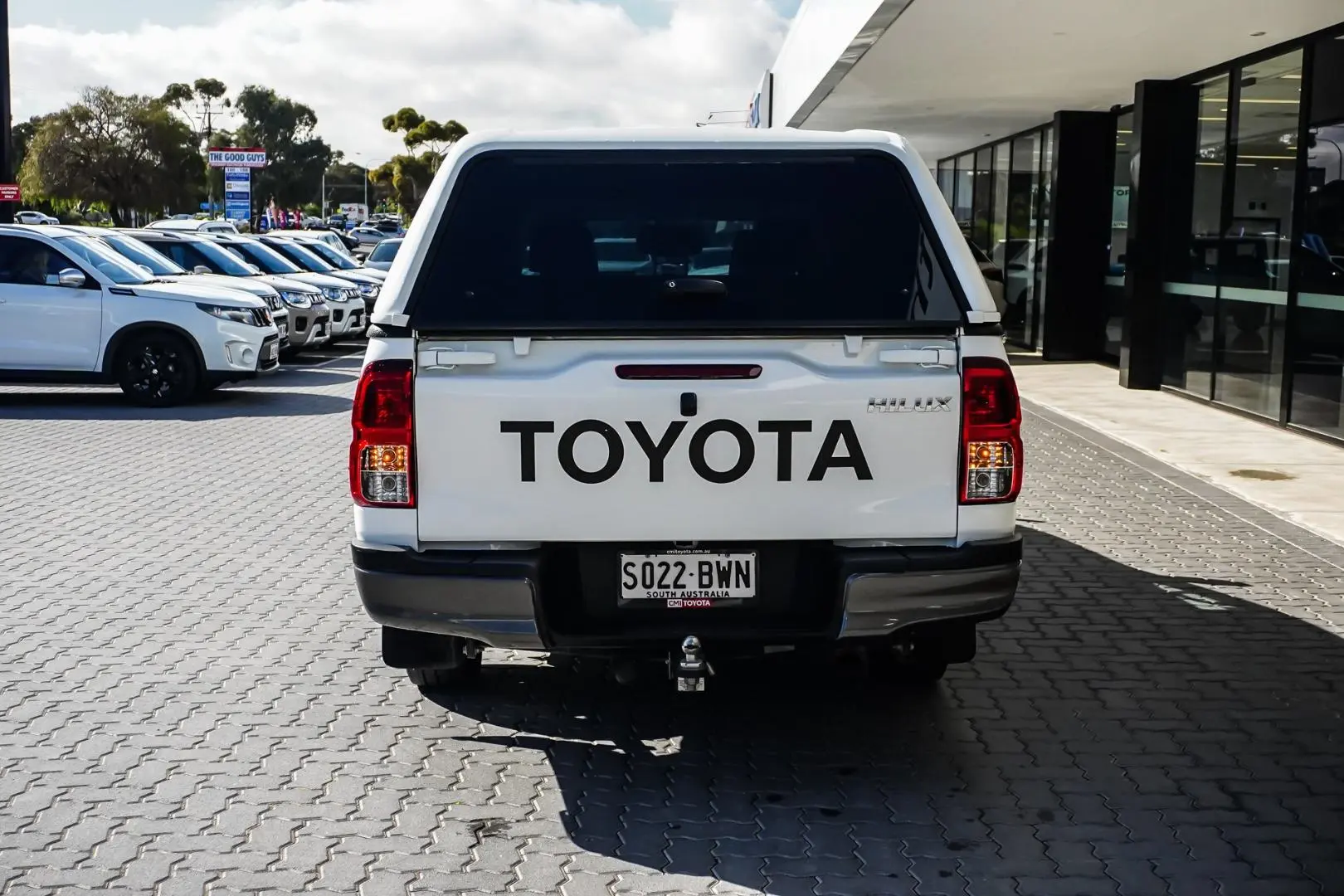 2018 Toyota Hilux Gallery Image 6