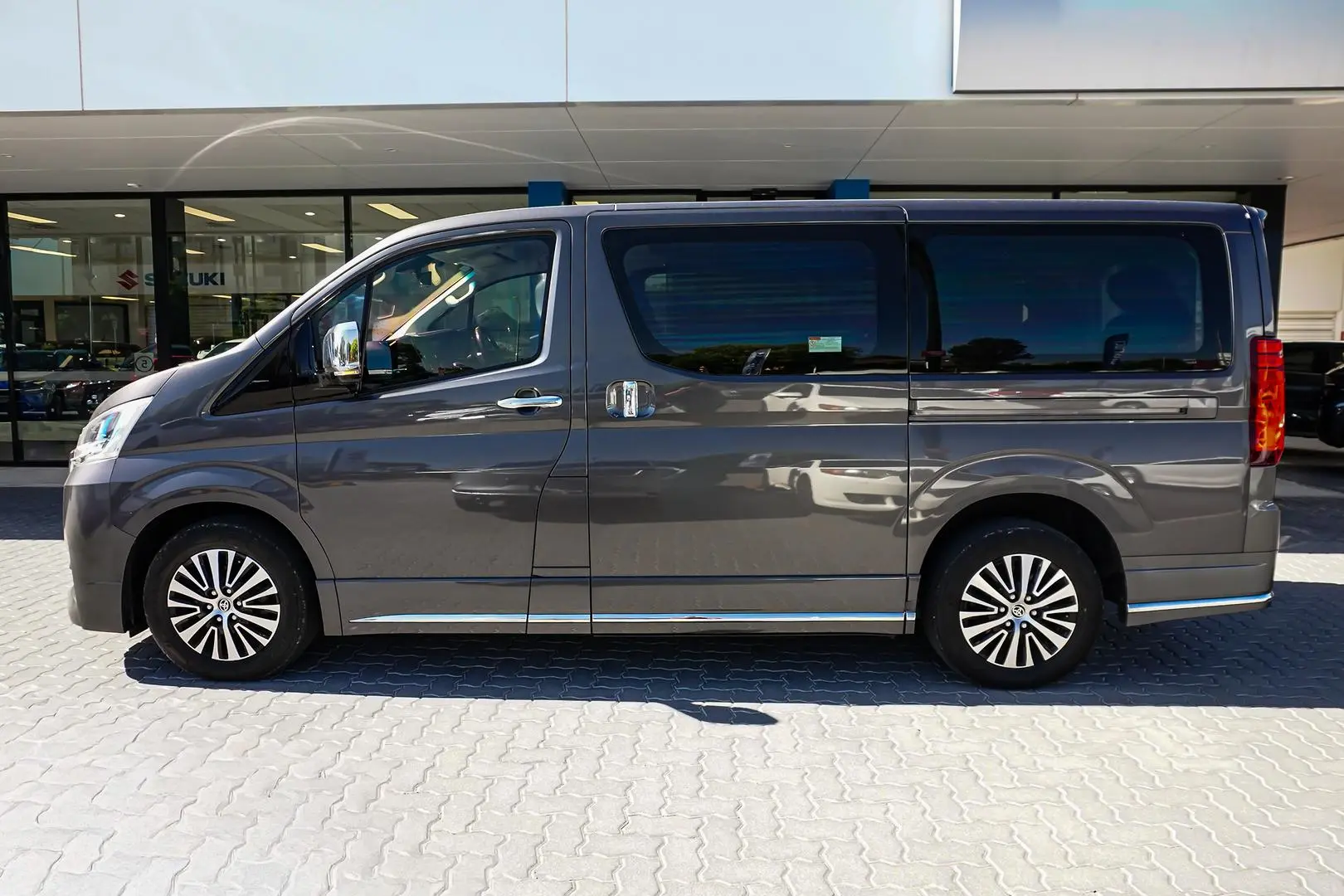 2019 Toyota Granvia Gallery Image 6