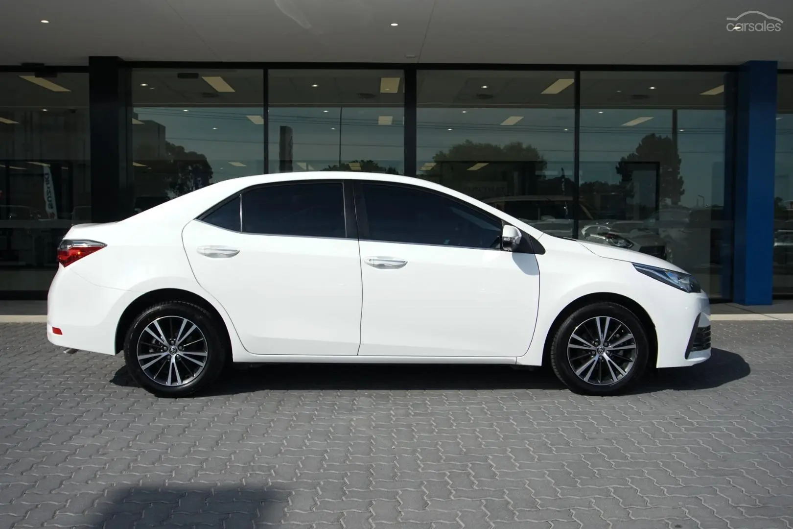 2017 Toyota Corolla Image 3