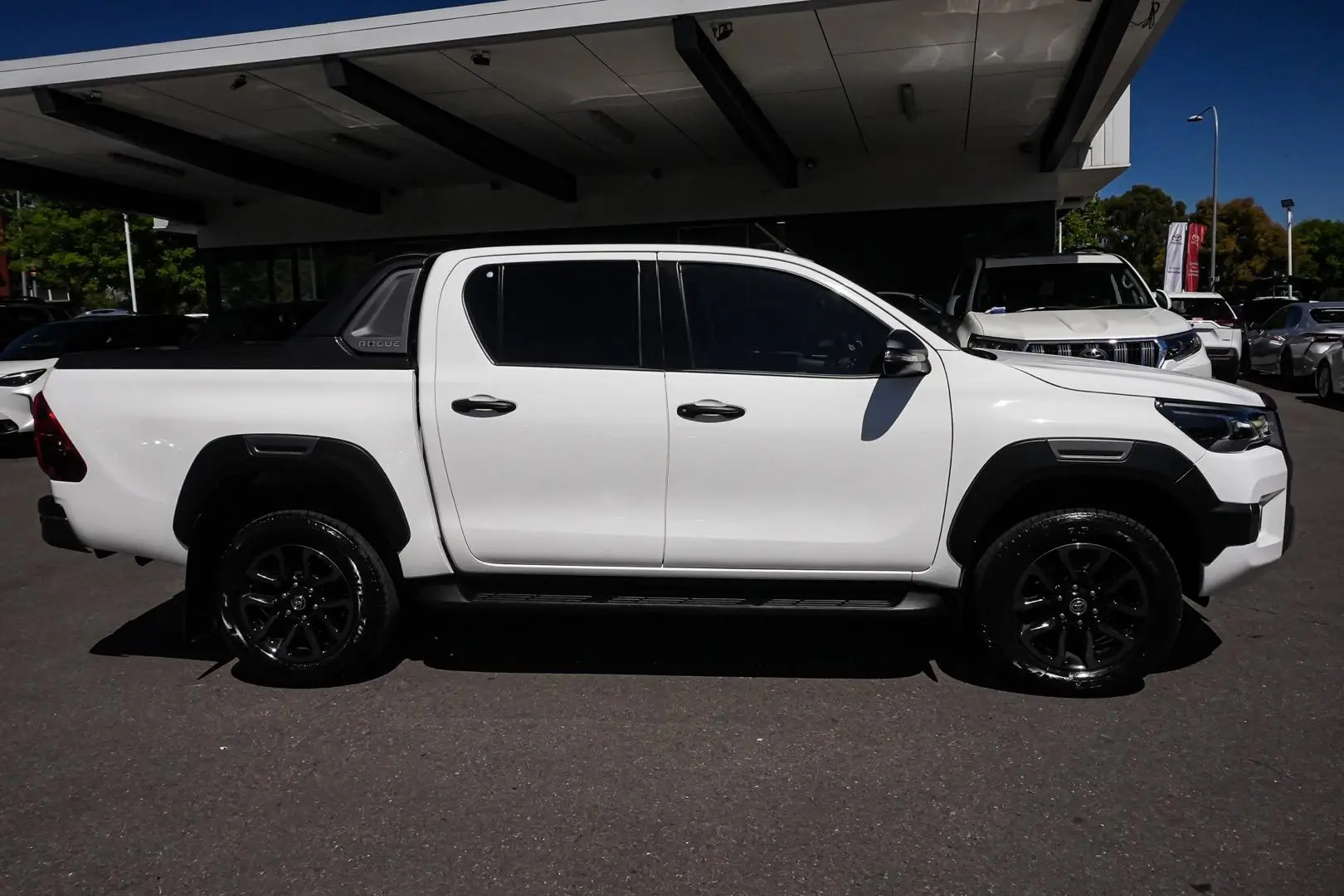 2021 Toyota Hilux Gallery Image 4