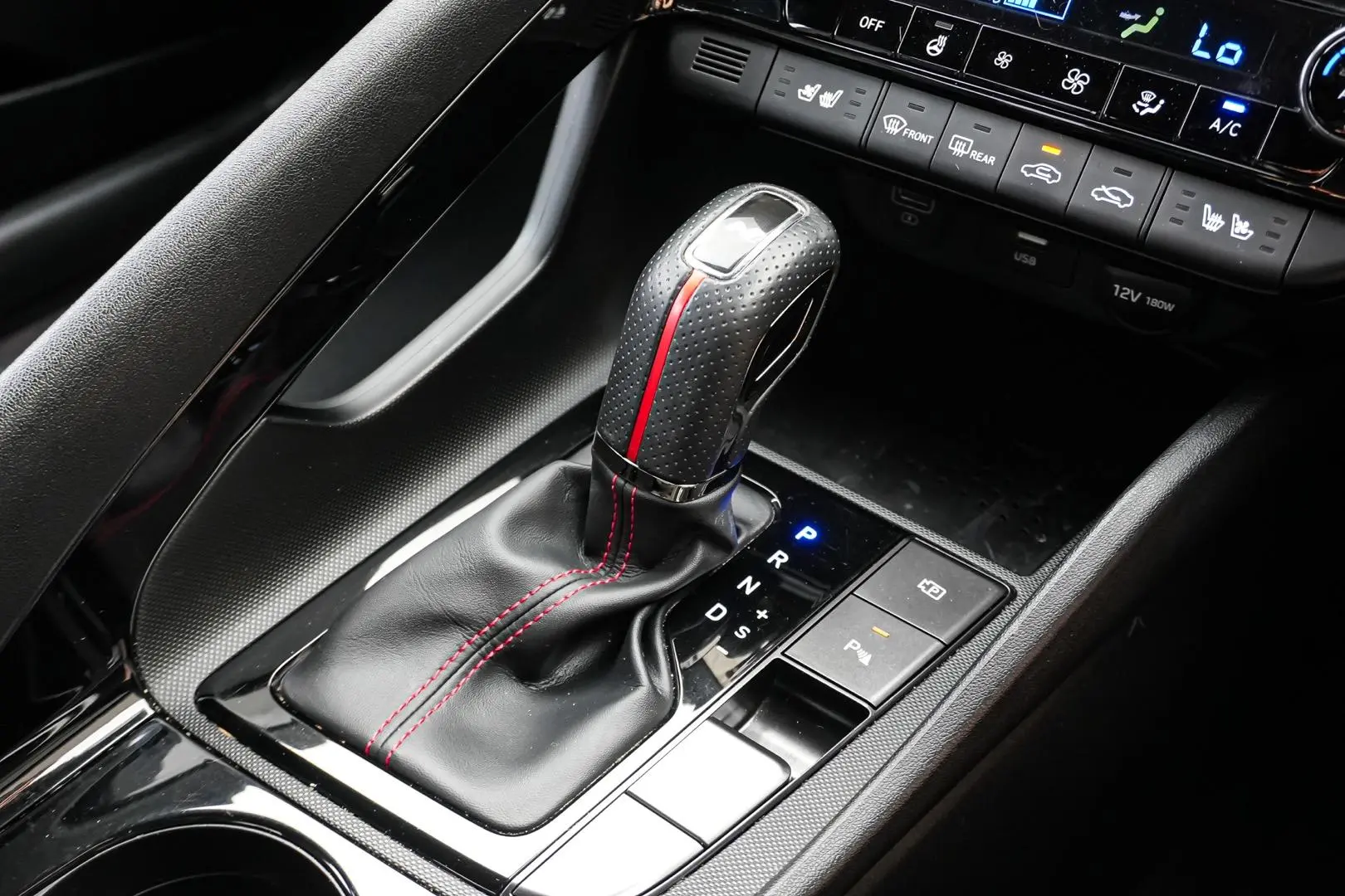 2021 Hyundai i30 Gallery Image 17