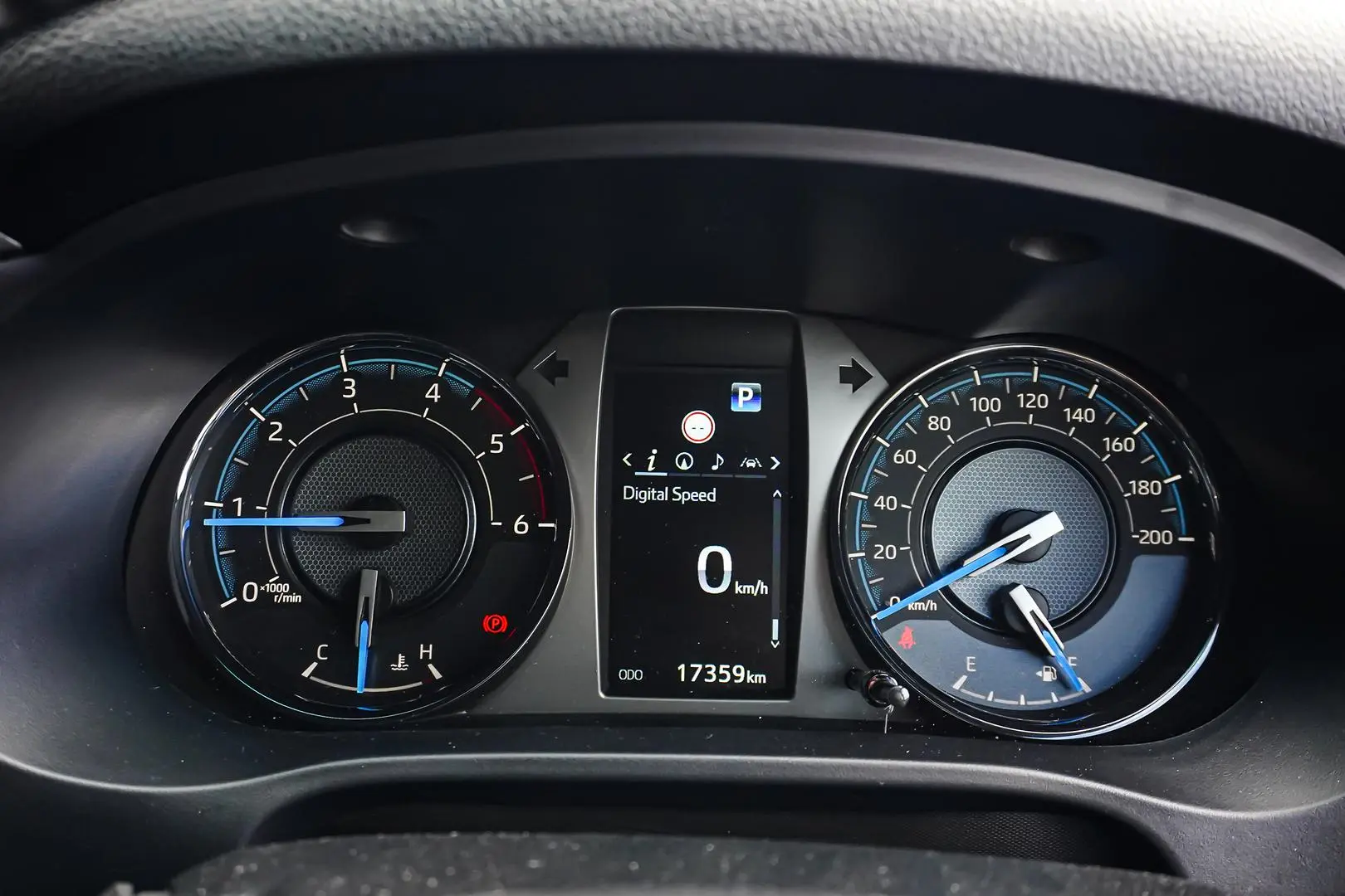 2025 Toyota Hilux Gallery Image 18