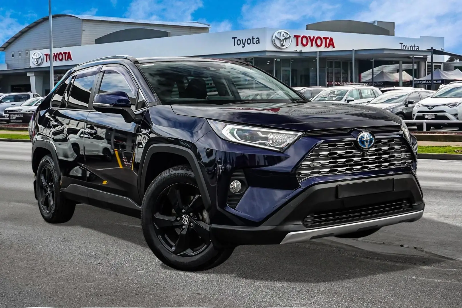 2020 Toyota RAV4 Gallery Image 1