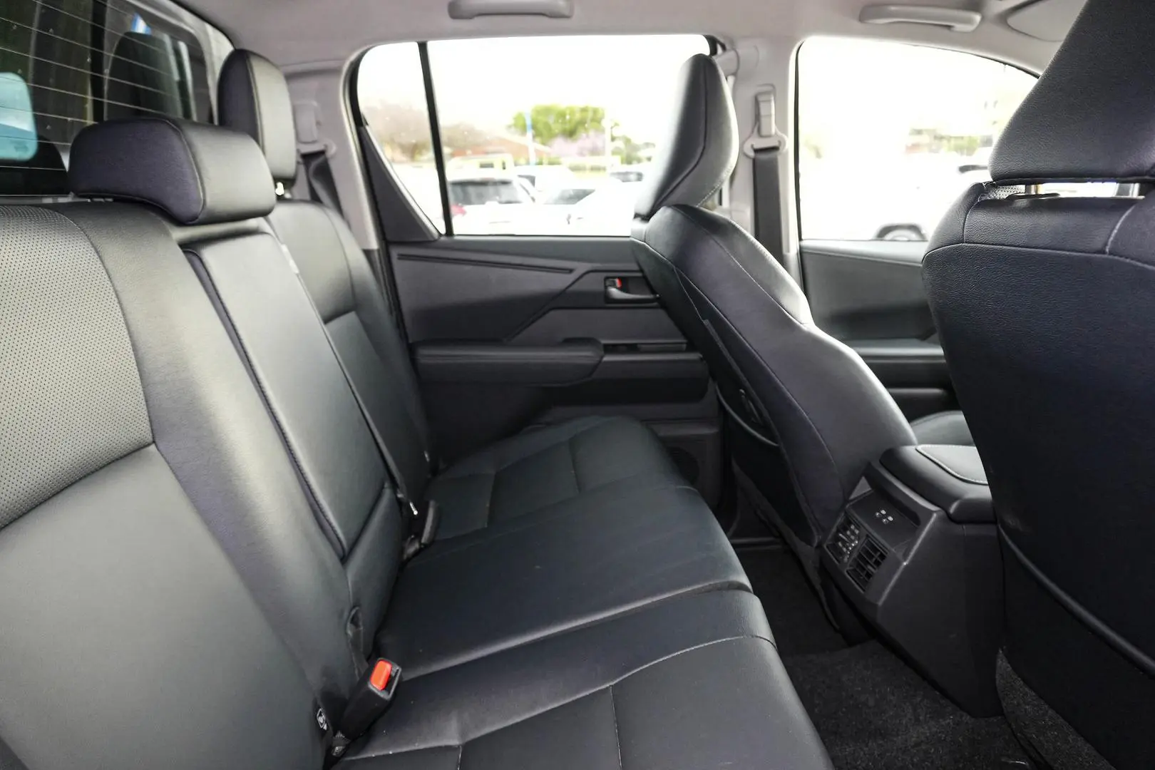 2025 Toyota Hilux Gallery Image 9