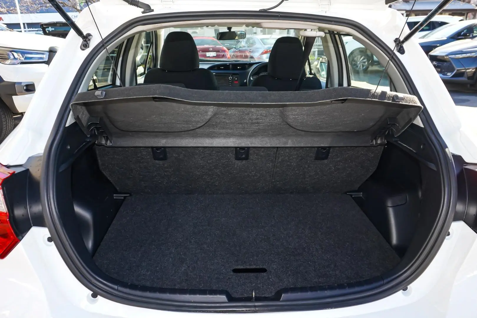 2019 Toyota Yaris Gallery Image 10