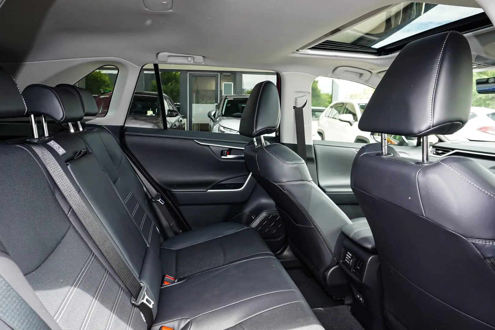 2024 Toyota RAV4 Gallery Image 8