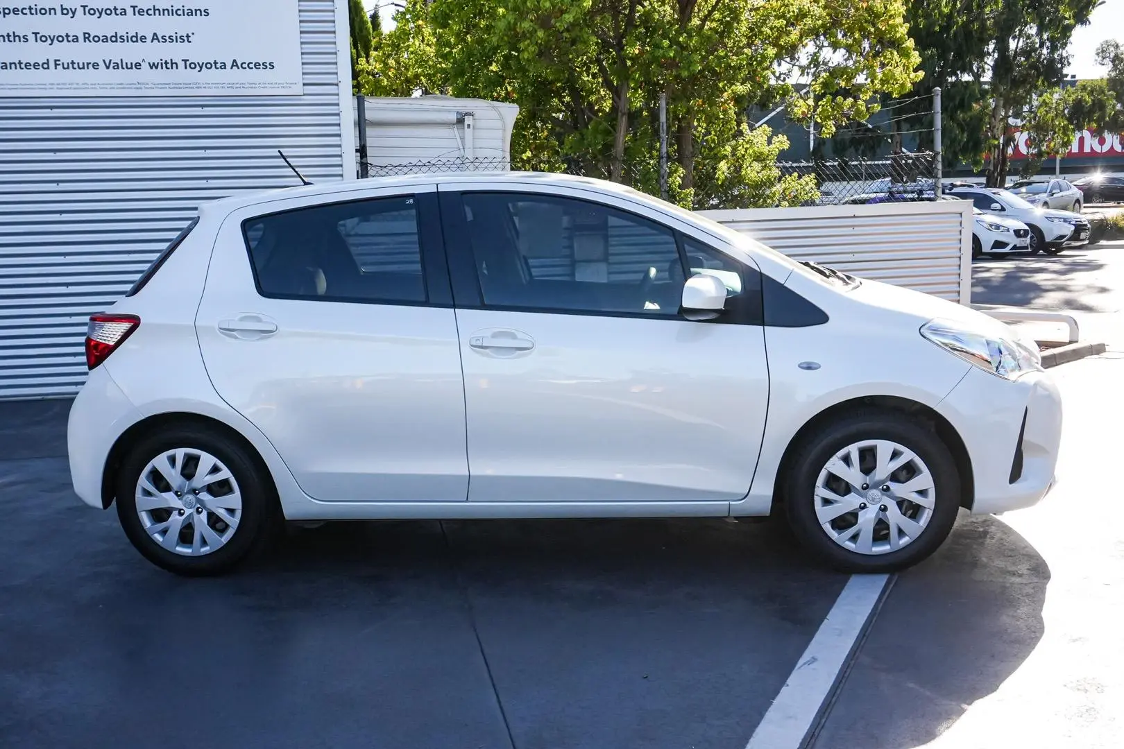 2018 Toyota Yaris Gallery Image 4