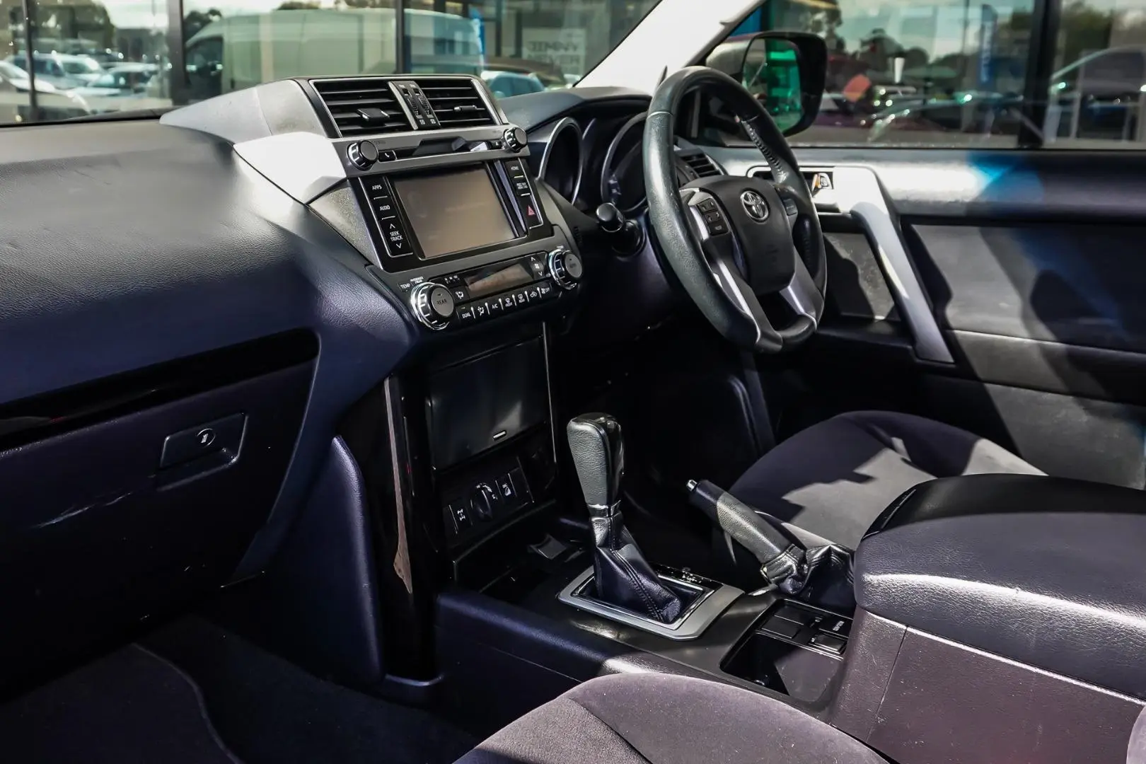 2017 Toyota Landcruiser Prado Gallery Image 11