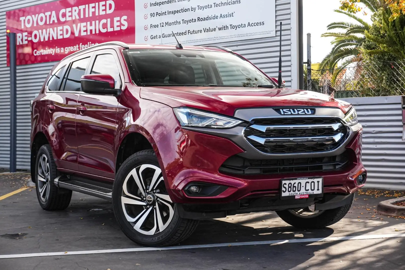 2022 Isuzu MU-X Gallery Image 2
