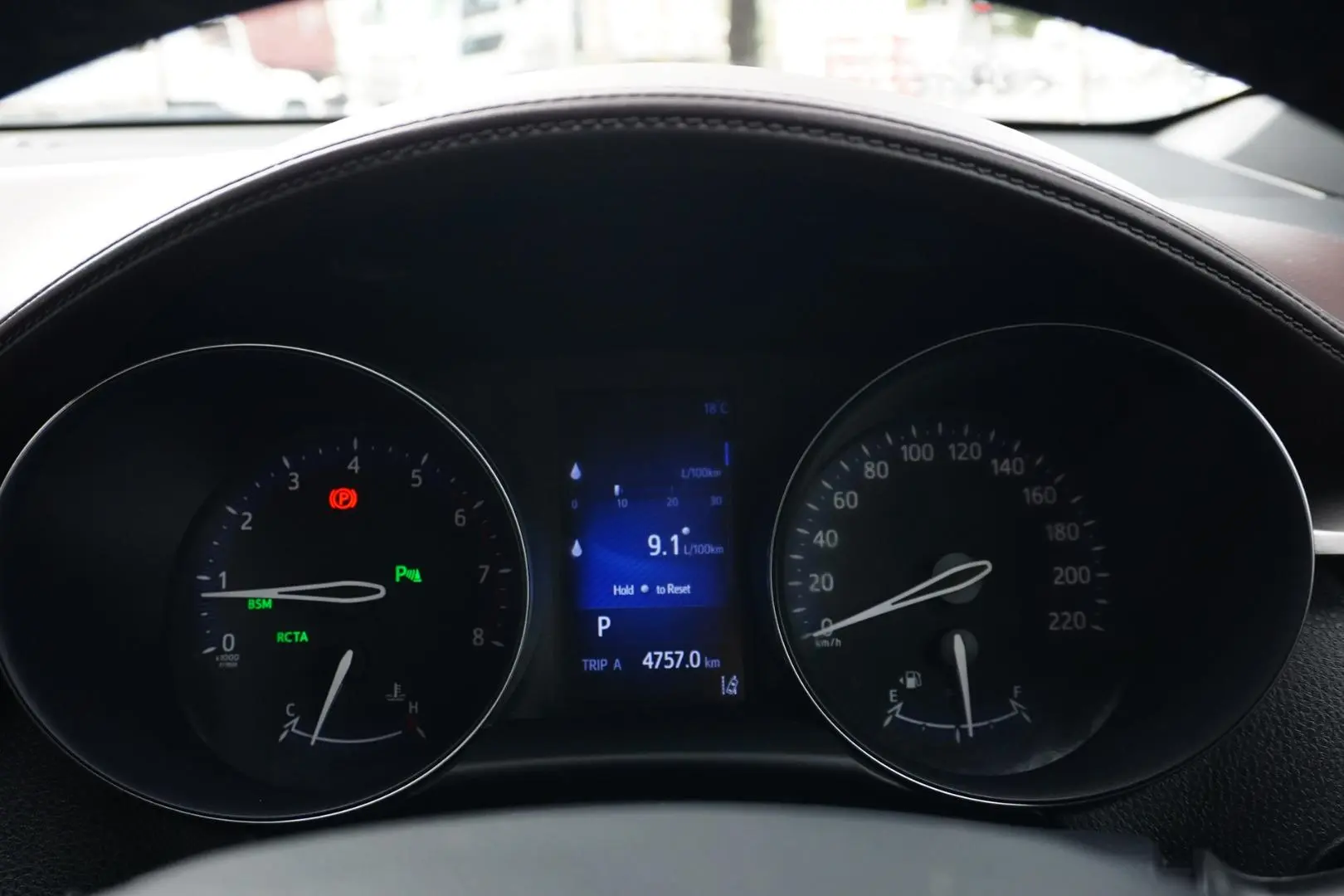 2018 Toyota C-HR Gallery Image 18