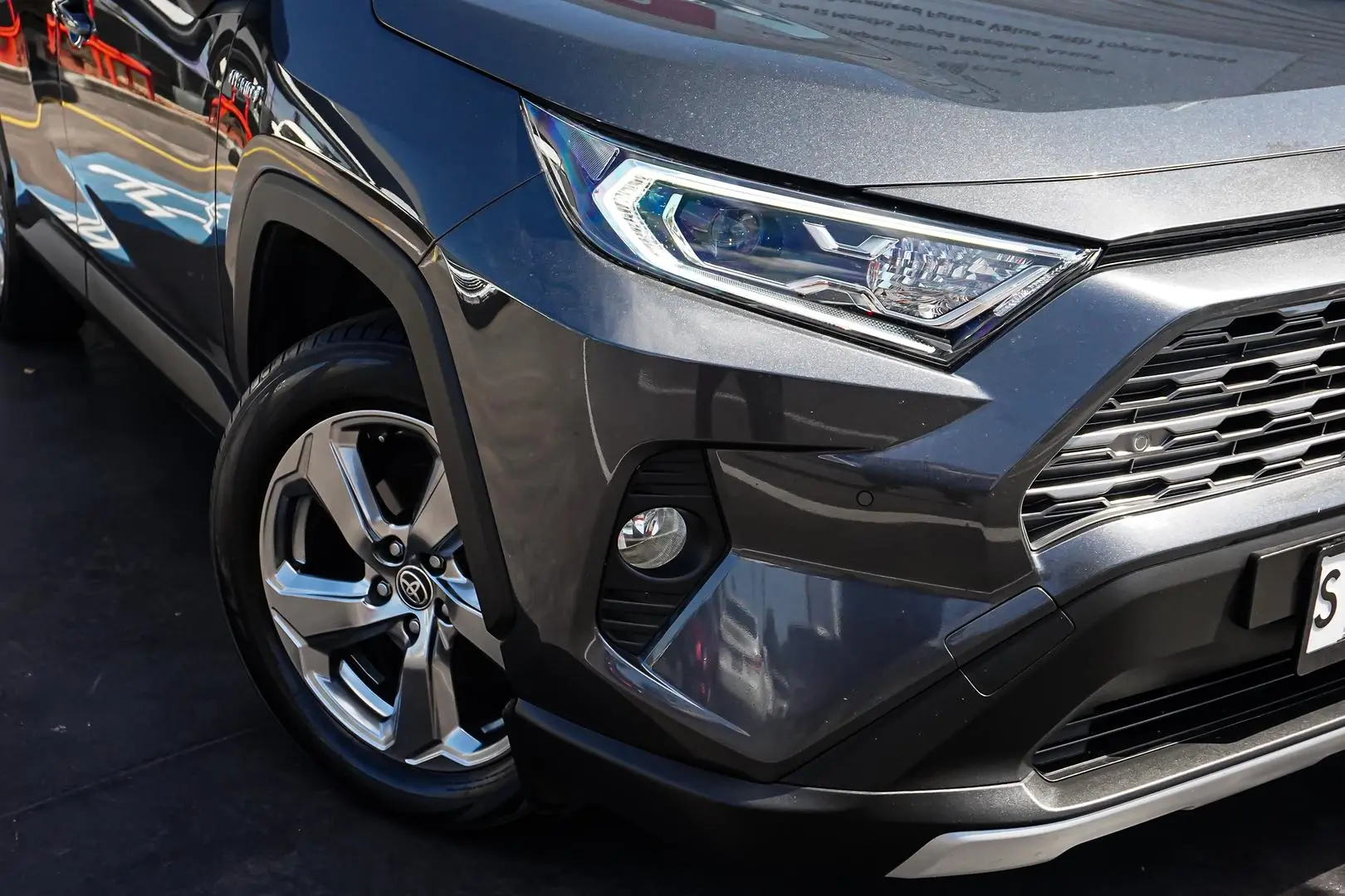 2020 Toyota RAV4 Gallery Image 12