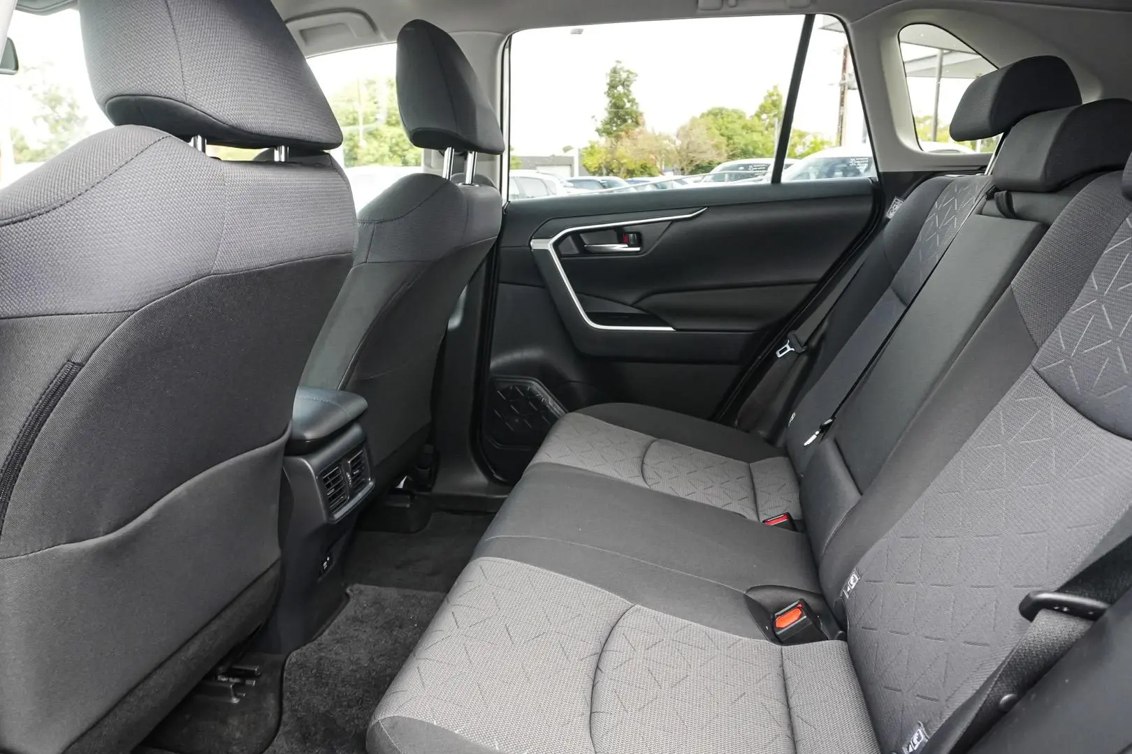 2022 Toyota RAV4 Gallery Image 8