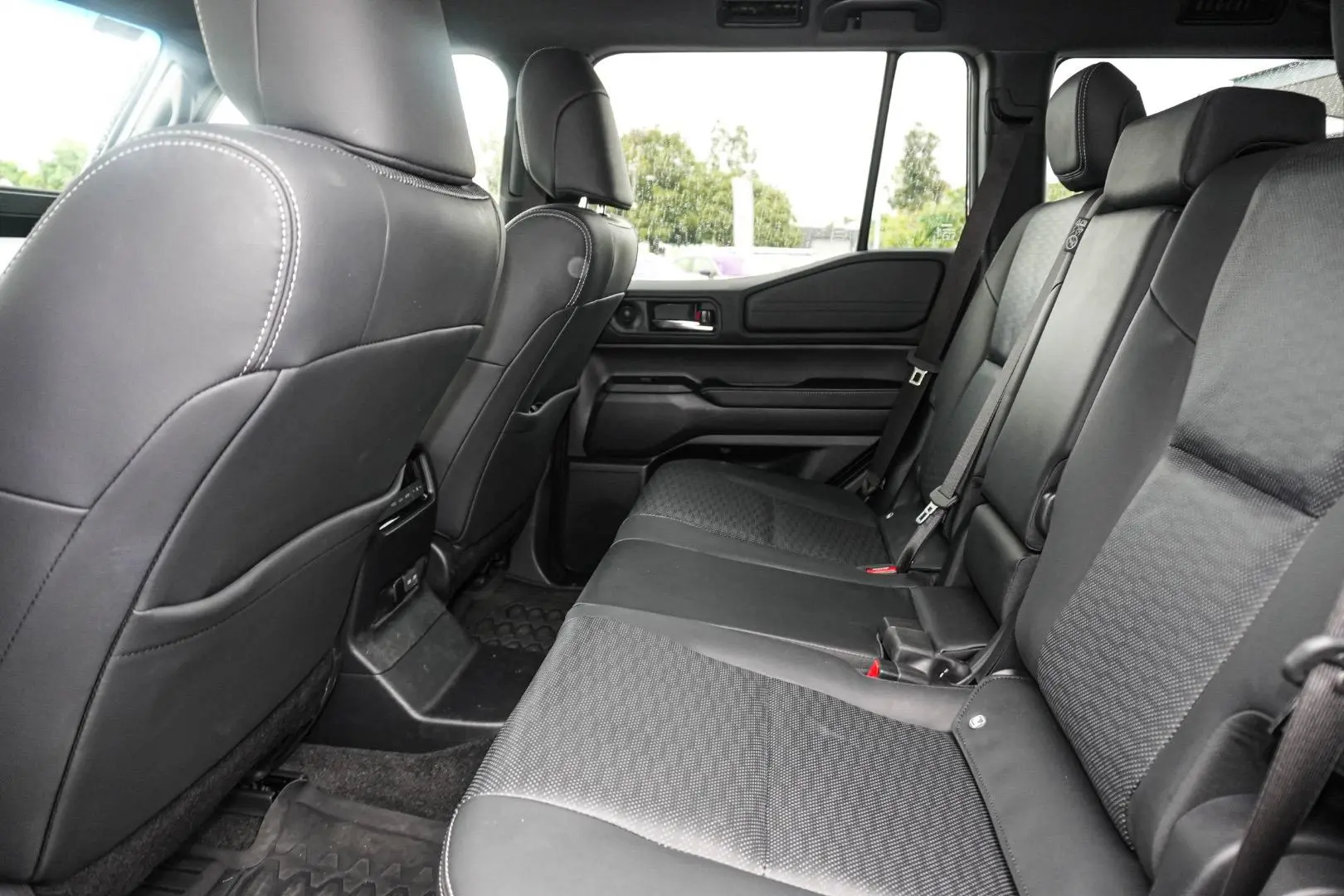 2024 Toyota Landcruiser Prado Gallery Image 12