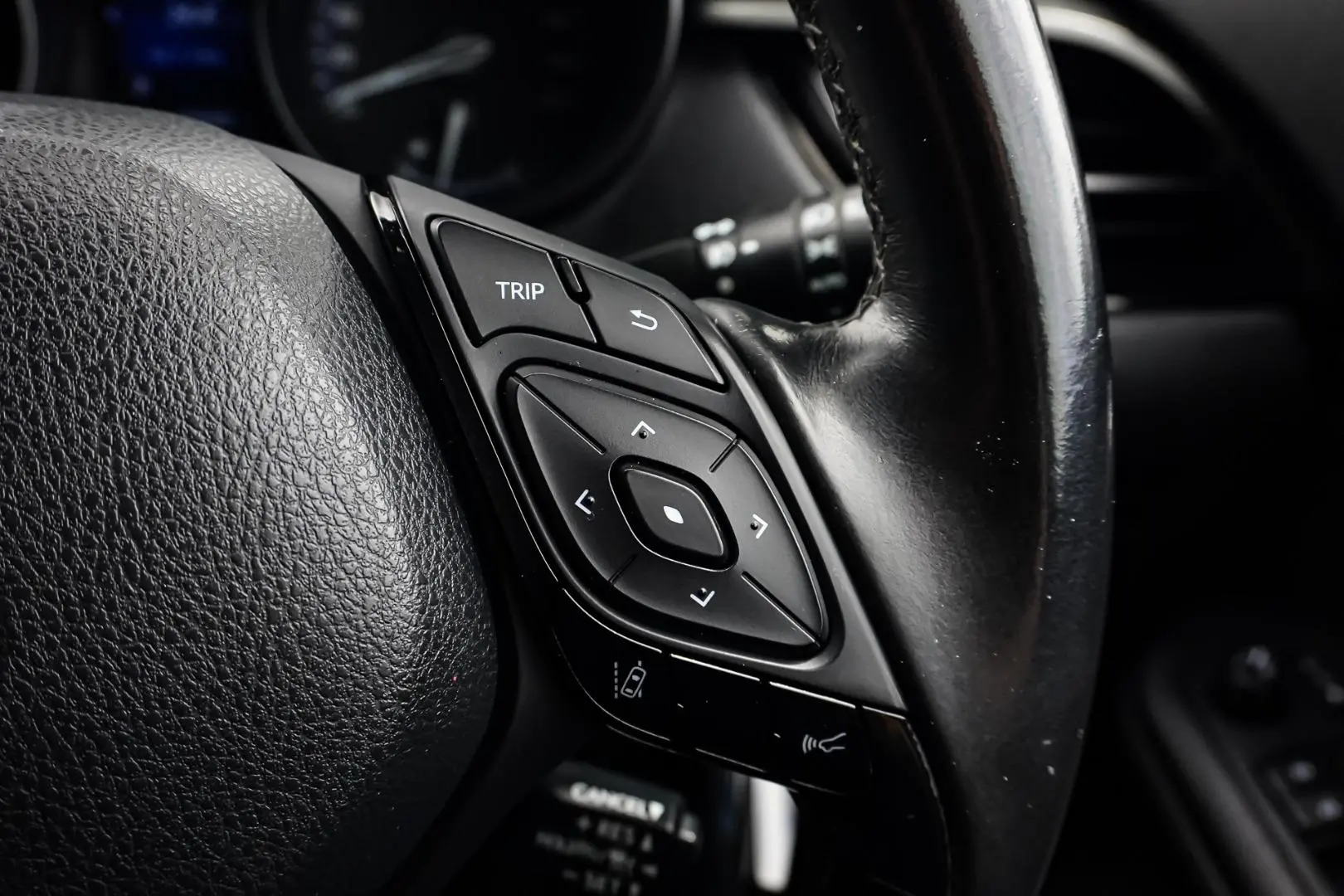 2017 Toyota C-HR Gallery Image 21