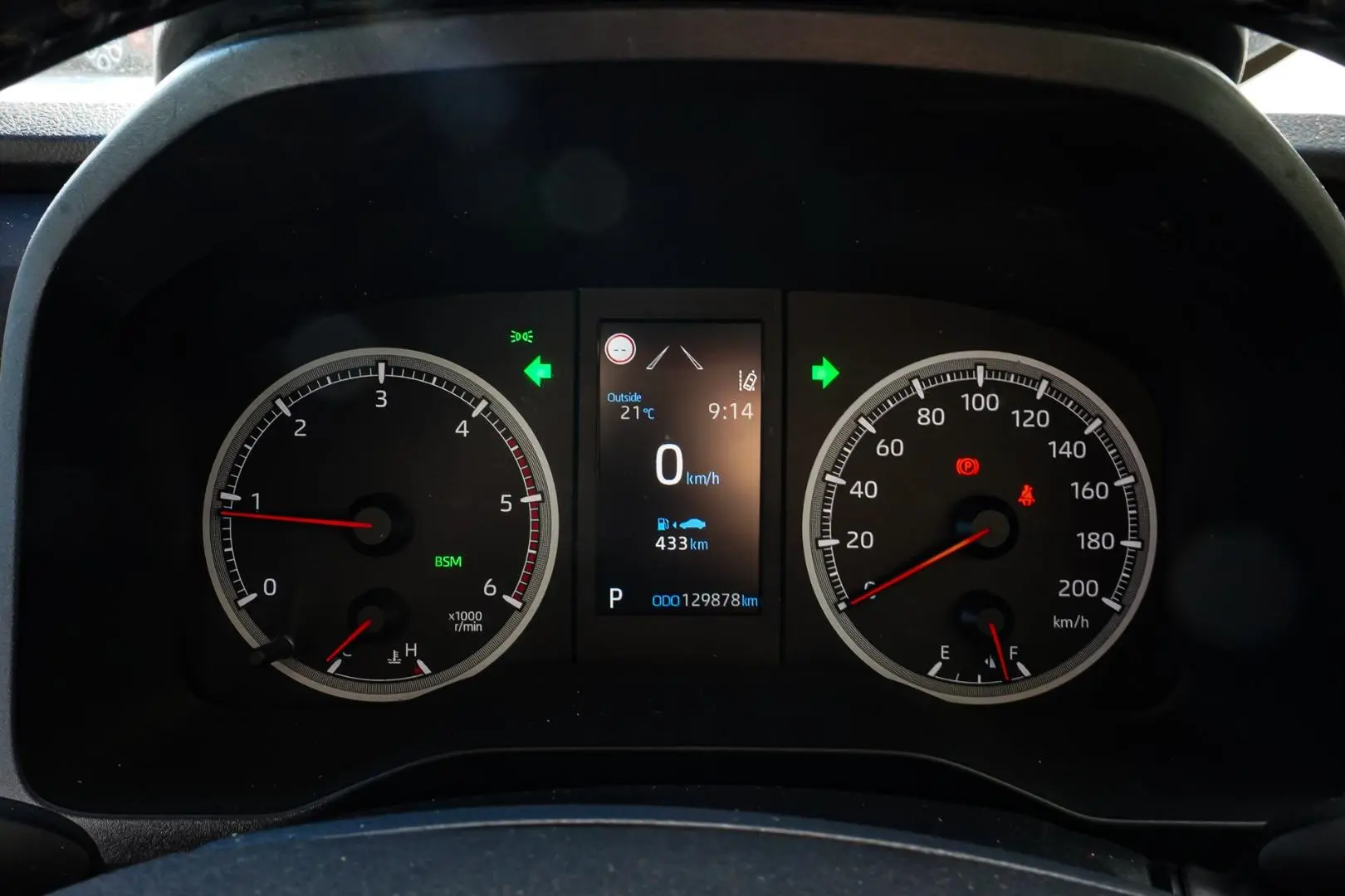 2020 Toyota Hiace Gallery Image 15