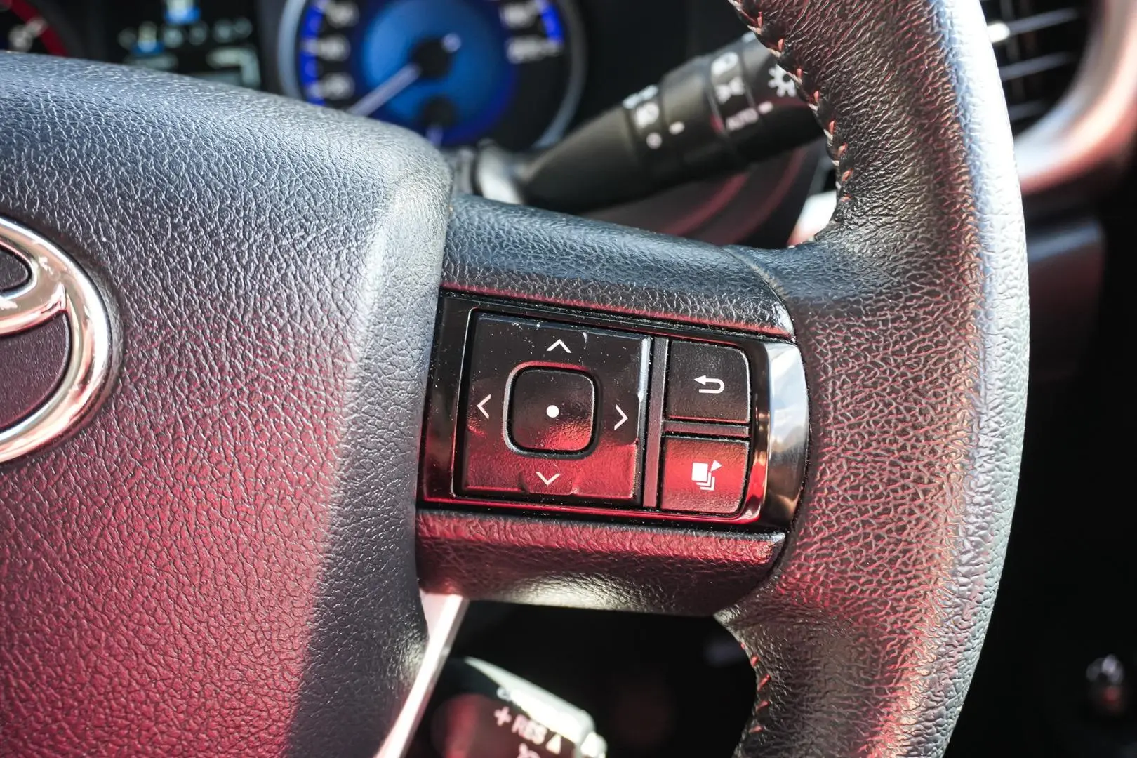 2016 Toyota Hilux Gallery Image 21