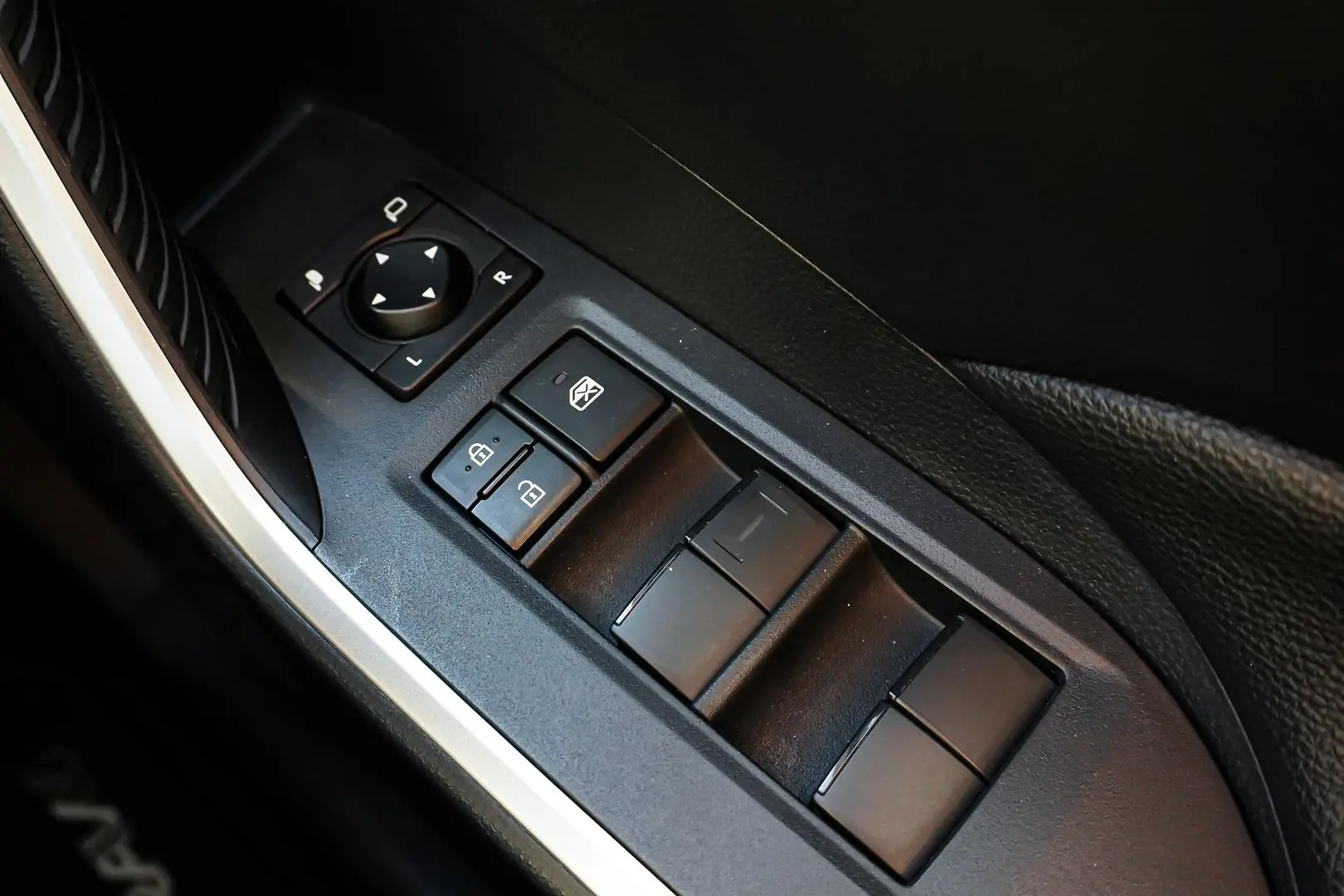 2022 Toyota RAV4 Gallery Image 21