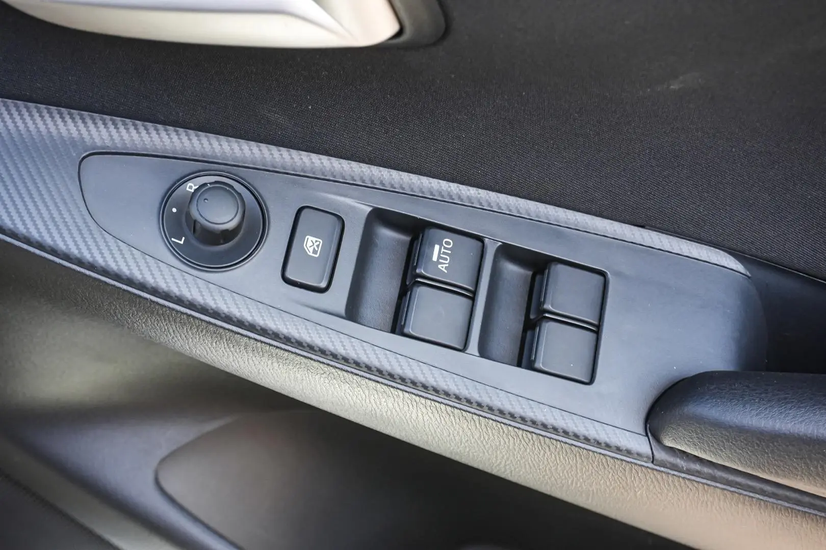 2014 Mazda 2 Gallery Image 16