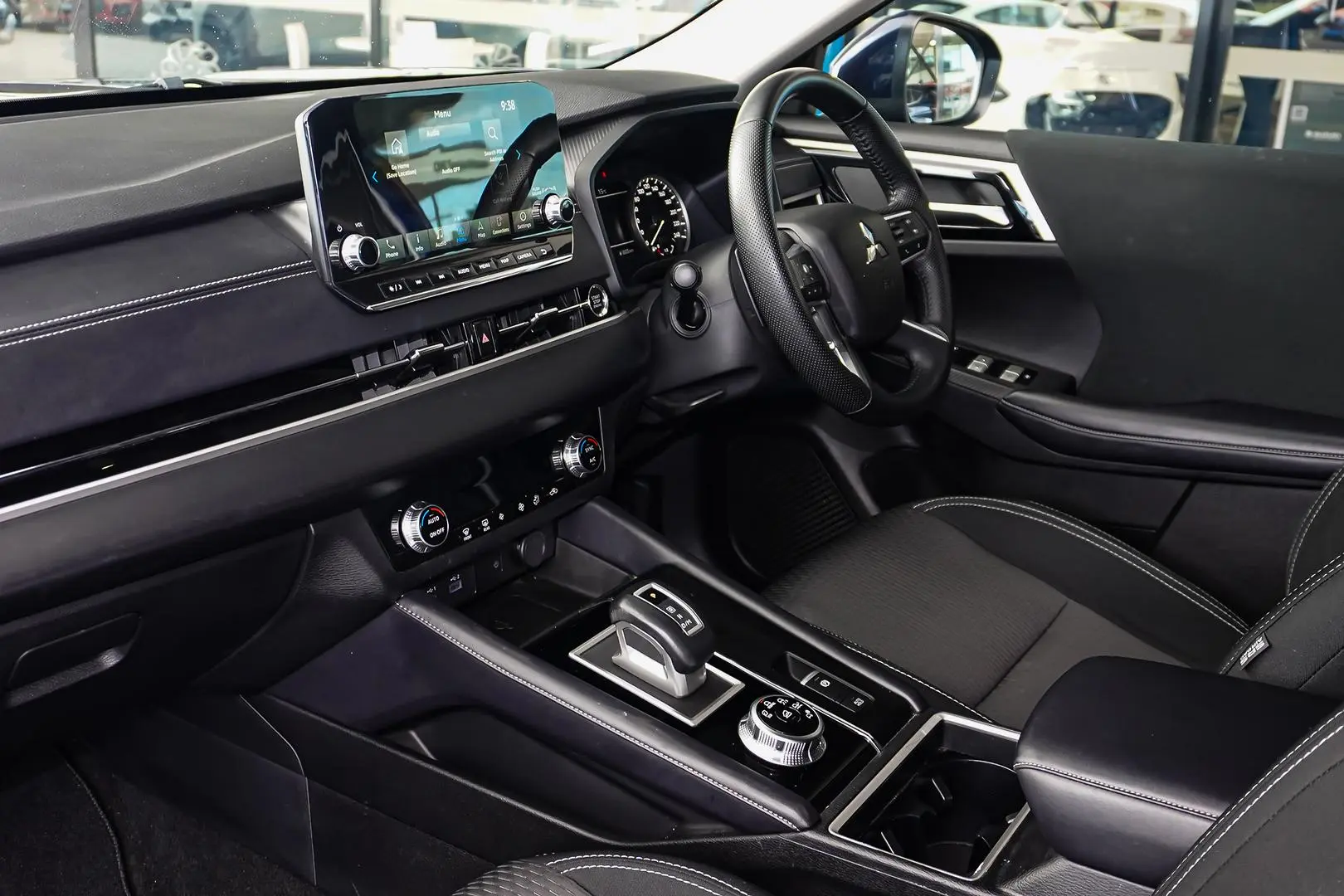 2023 Mitsubishi Outlander Gallery Image 12