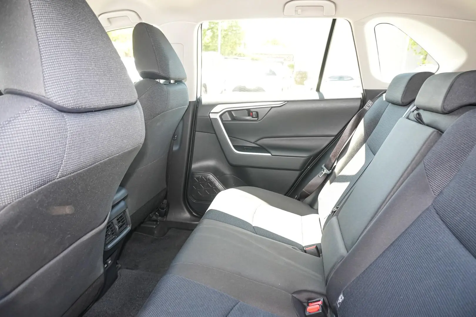 2023 Toyota RAV4 Gallery Image 8