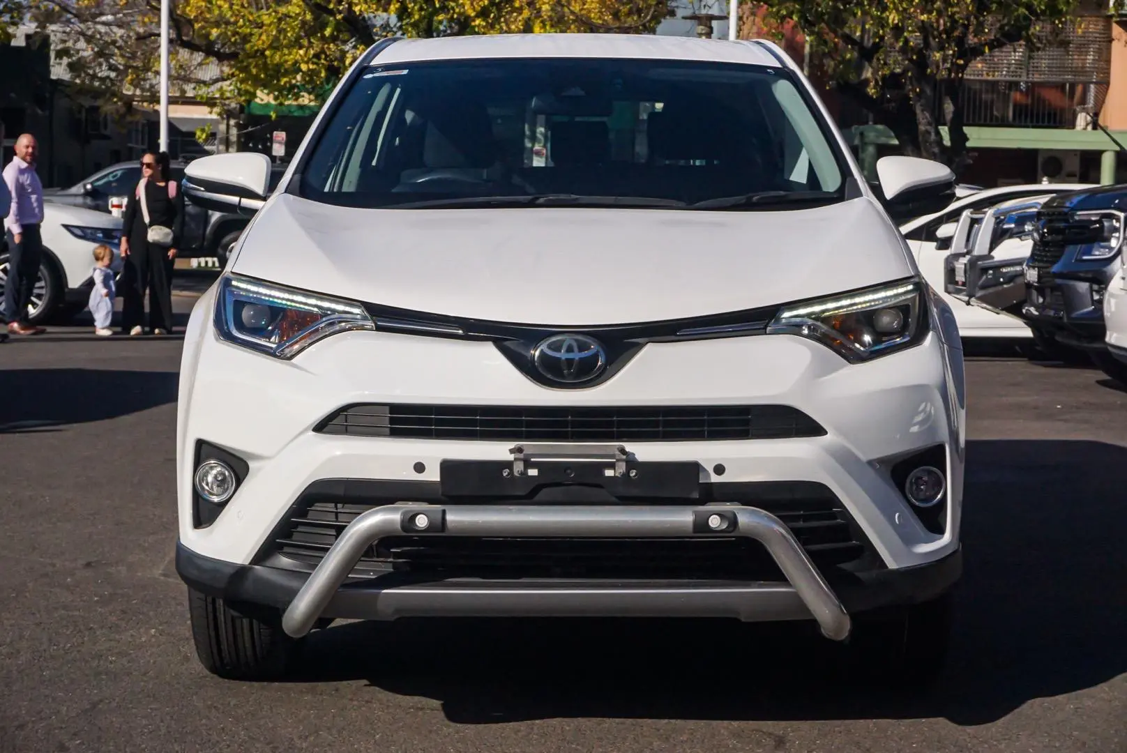 2018 Toyota RAV4 Gallery Image 5