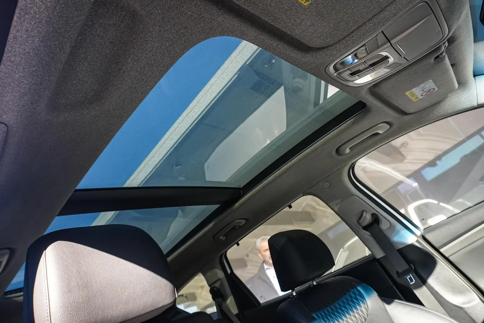 2019 Hyundai Santa Fe Gallery Image 24
