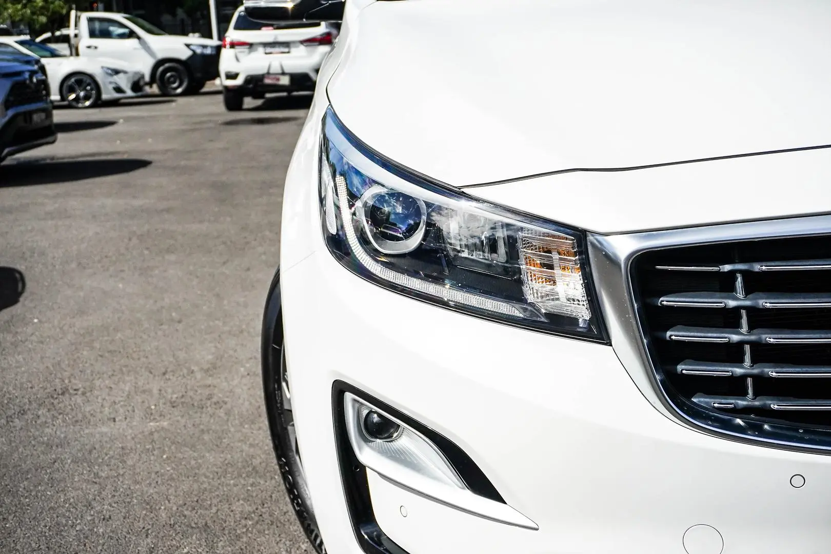 2018 Kia Carnival Gallery Image 14