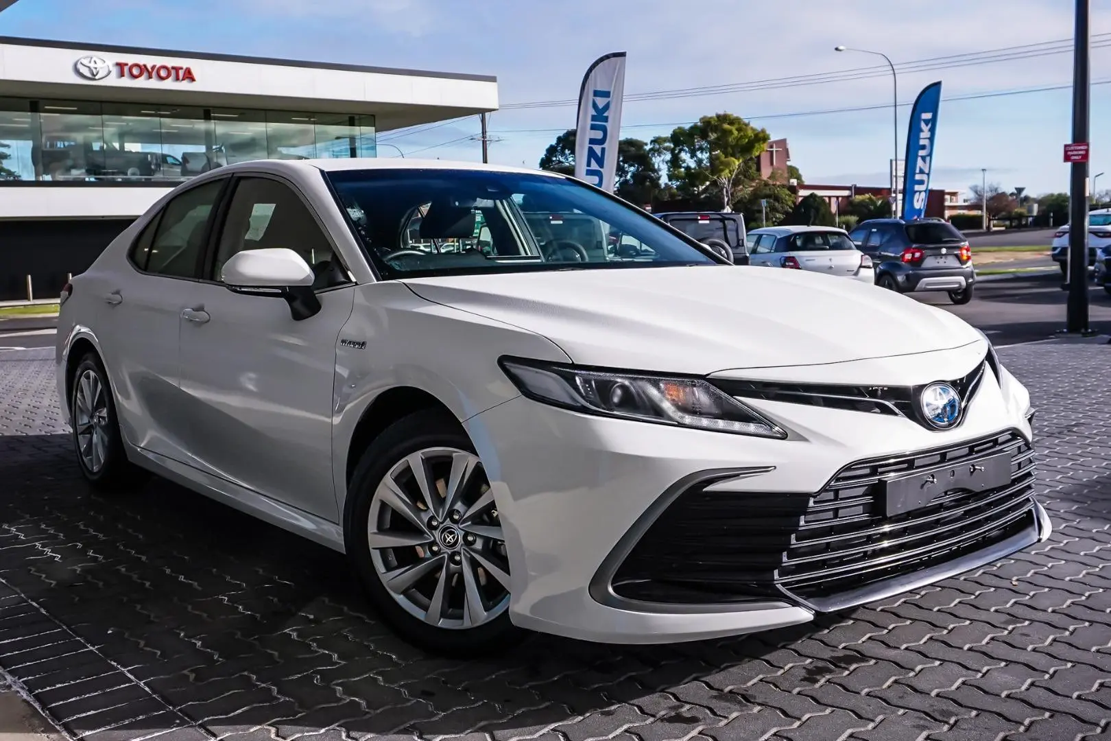2023 Toyota Camry Gallery Image 2