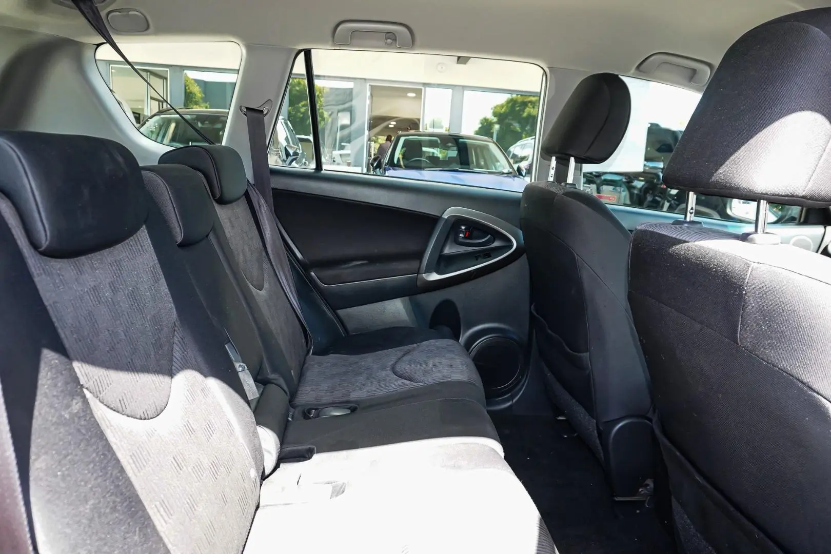 2010 Toyota RAV4 Gallery Image 8