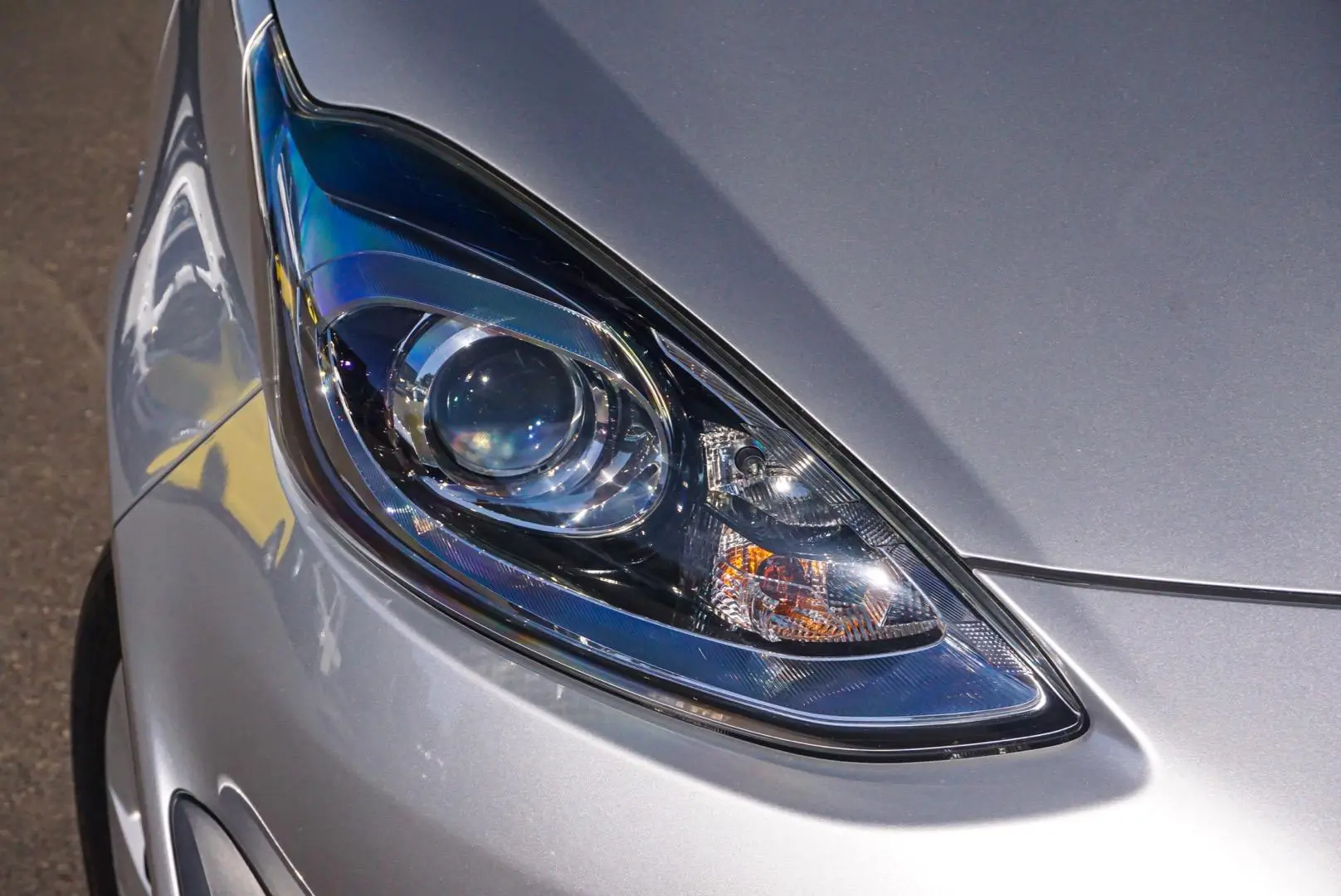 2018 Toyota Prius C Gallery Image 11