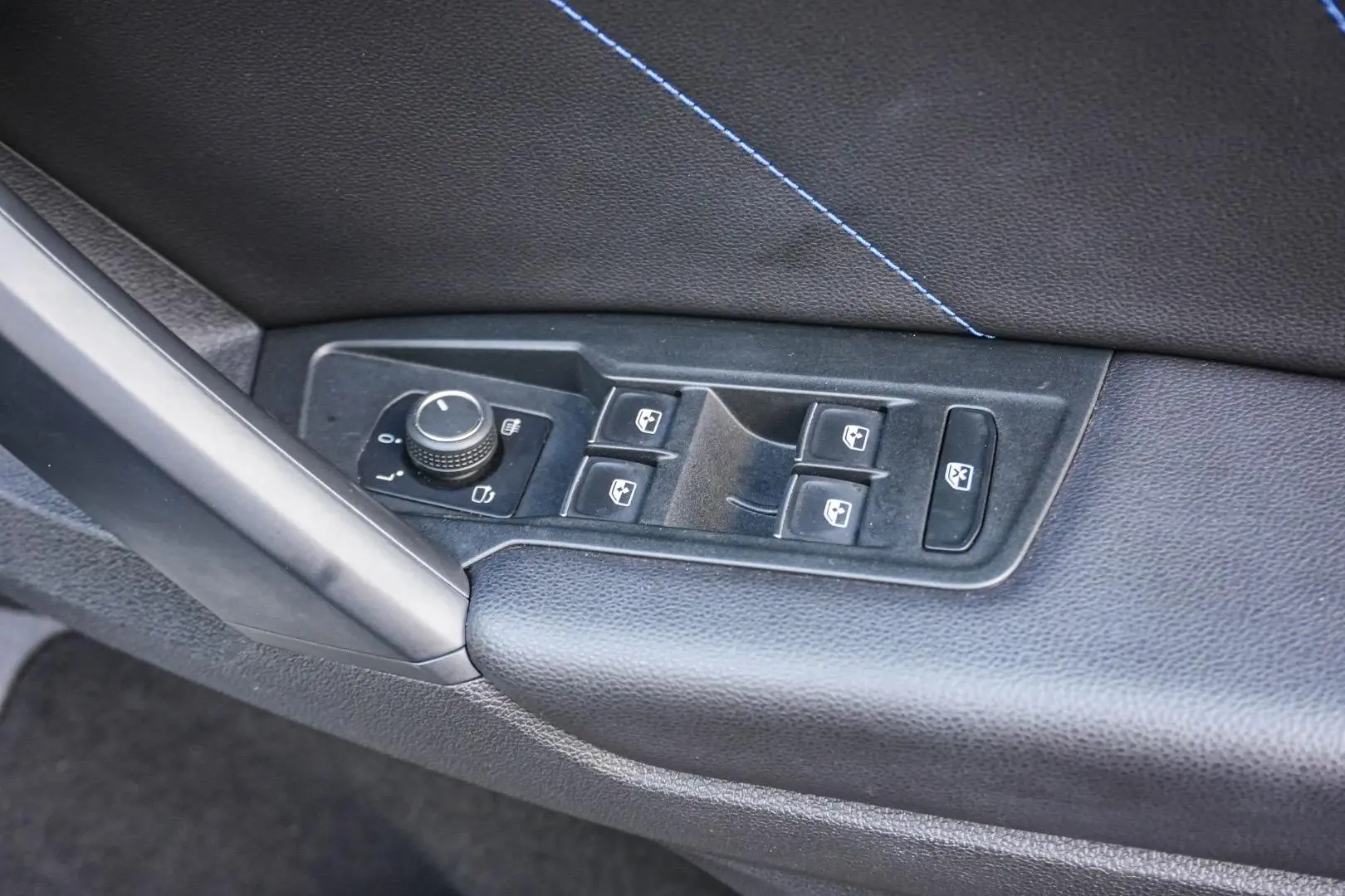 2022 Volkswagen Tiguan Gallery Image 15
