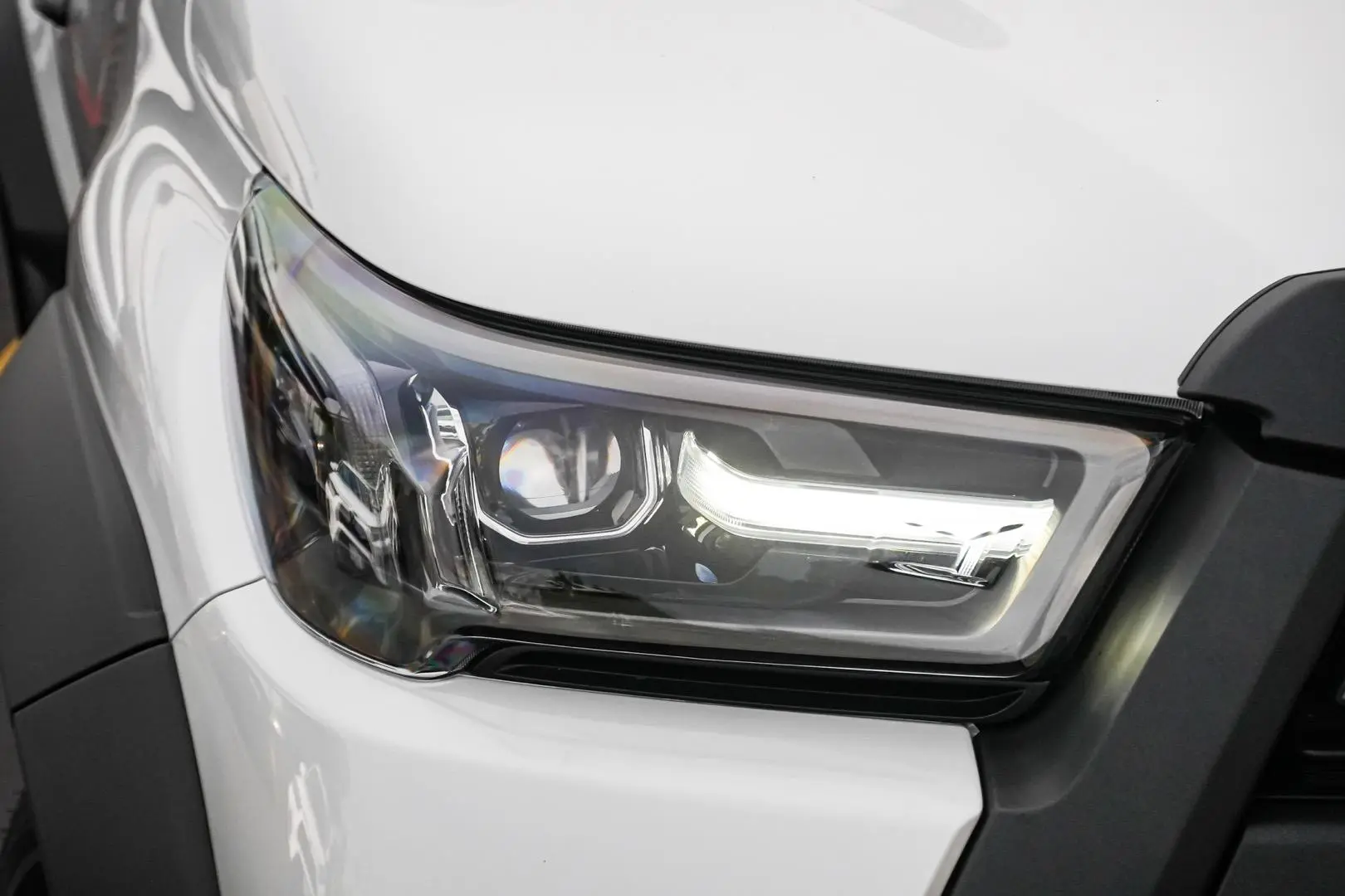 2024 Toyota Hilux Gallery Image 11