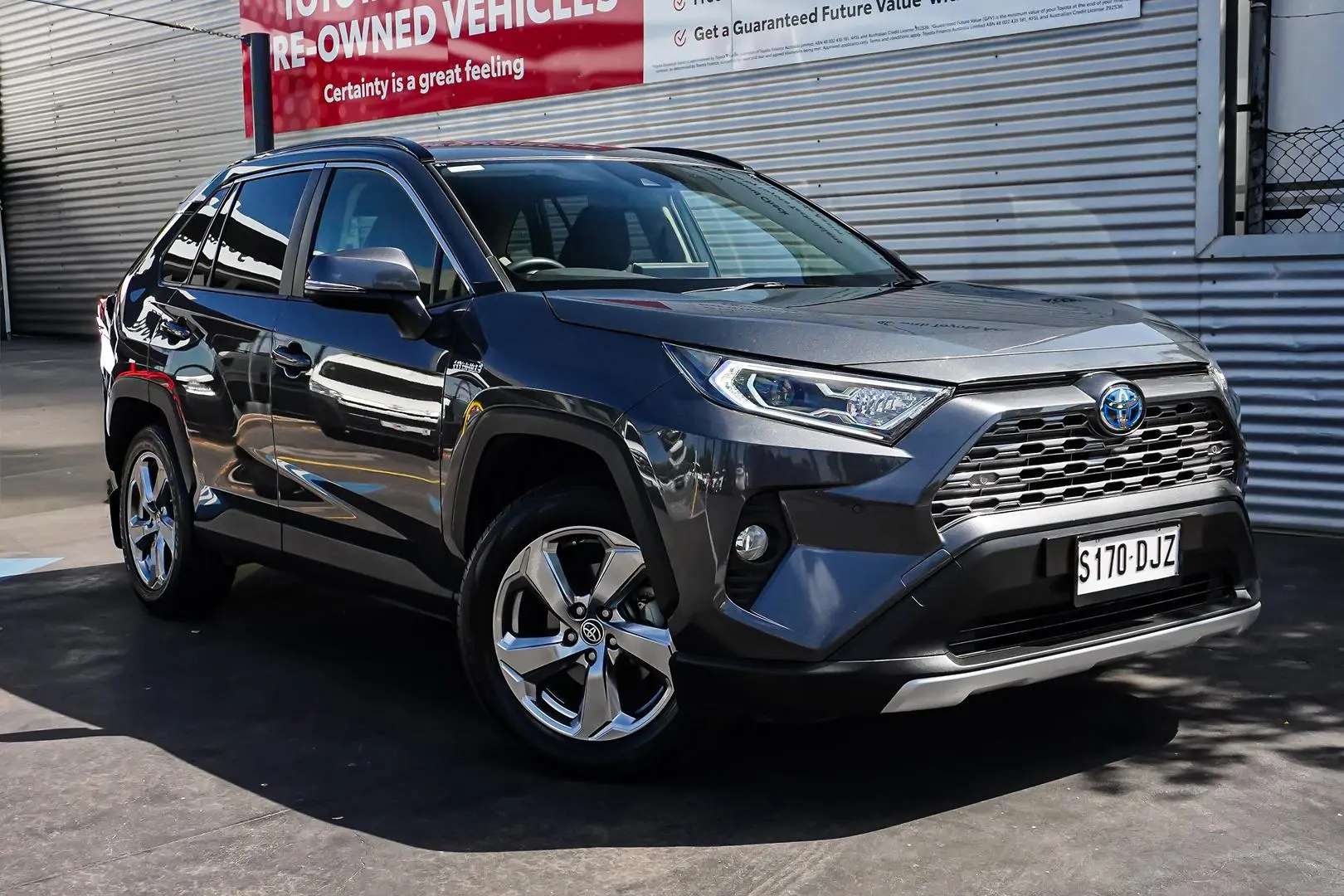 2020 Toyota RAV4 Gallery Image 2