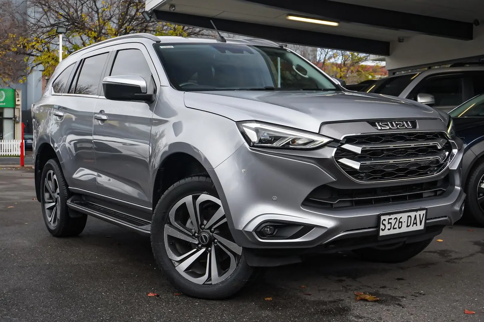 2022 Isuzu MU-X Gallery Image 2
