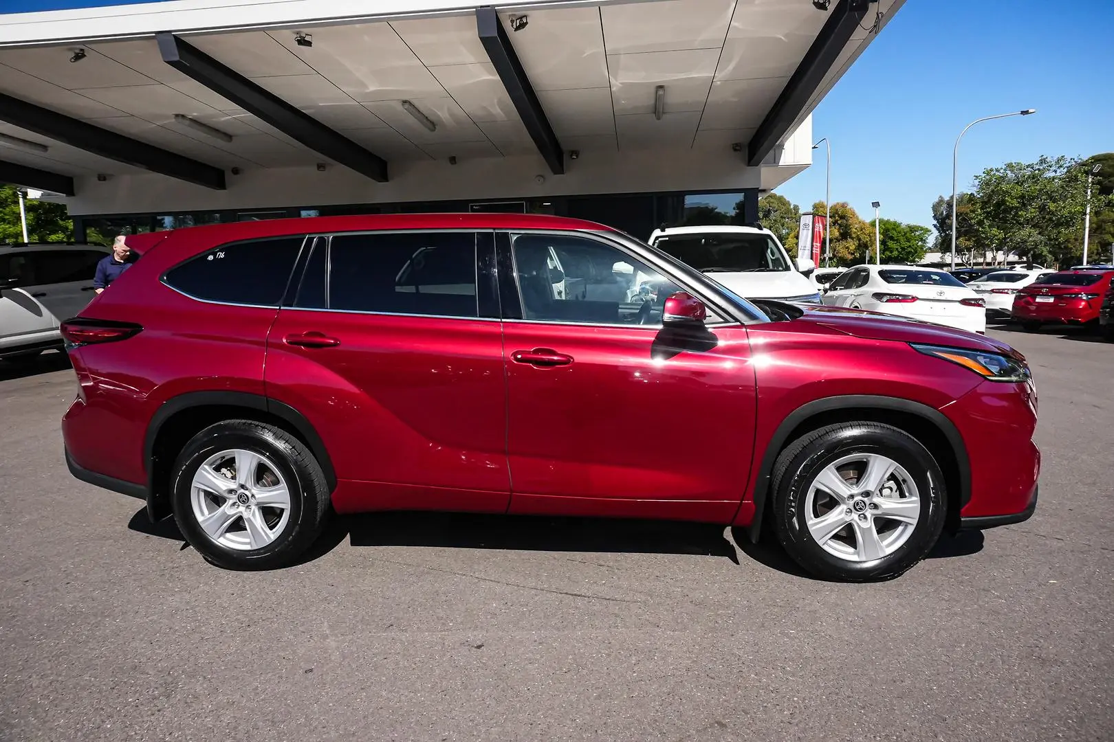 2022 Toyota Kluger Gallery Image 3