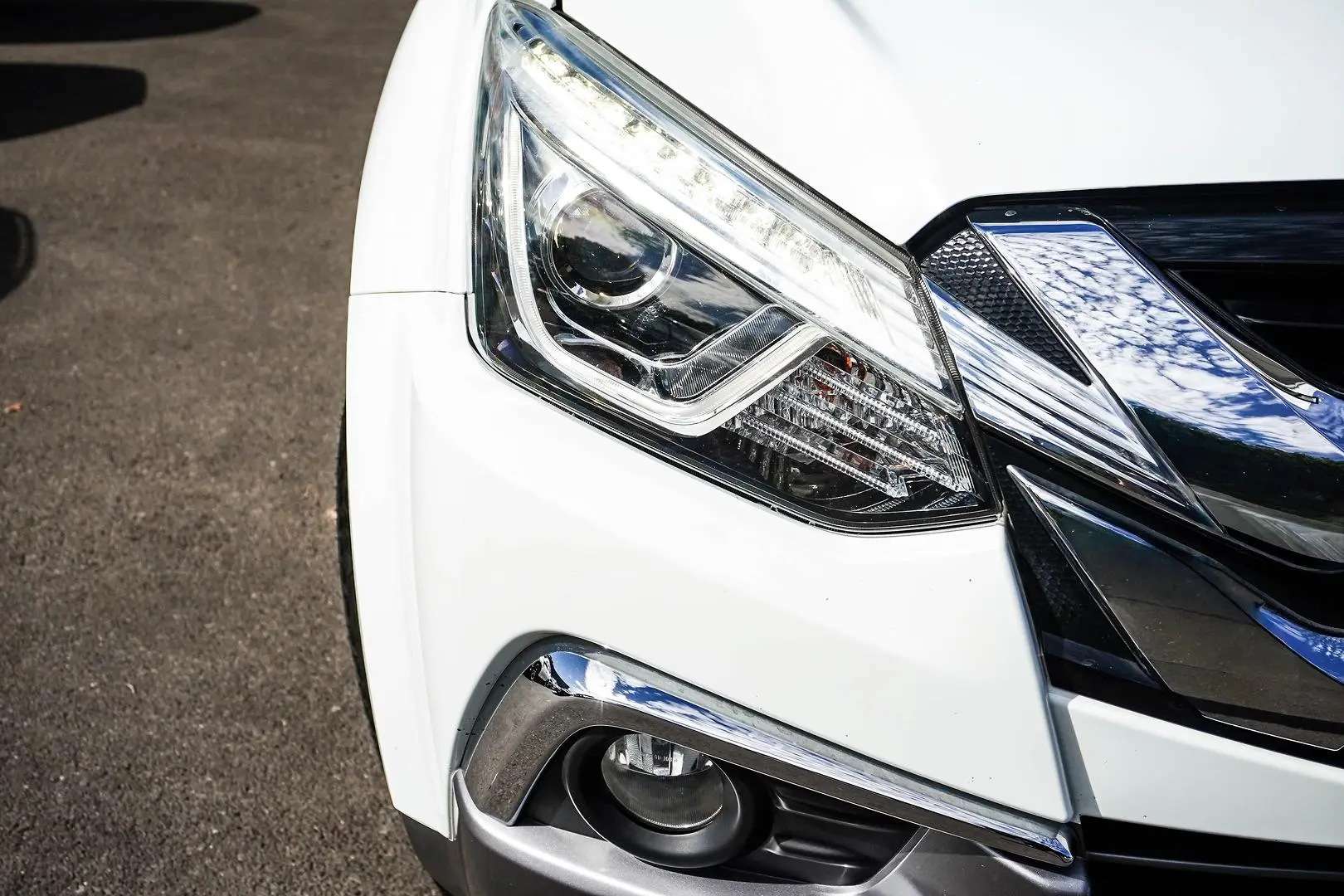 2020 Isuzu MU-X Gallery Image 12