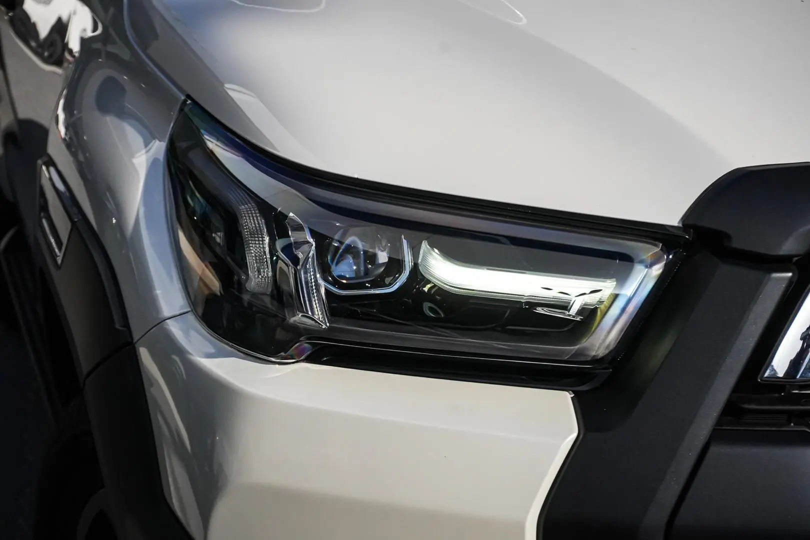 2022 Toyota Hilux Gallery Image 11