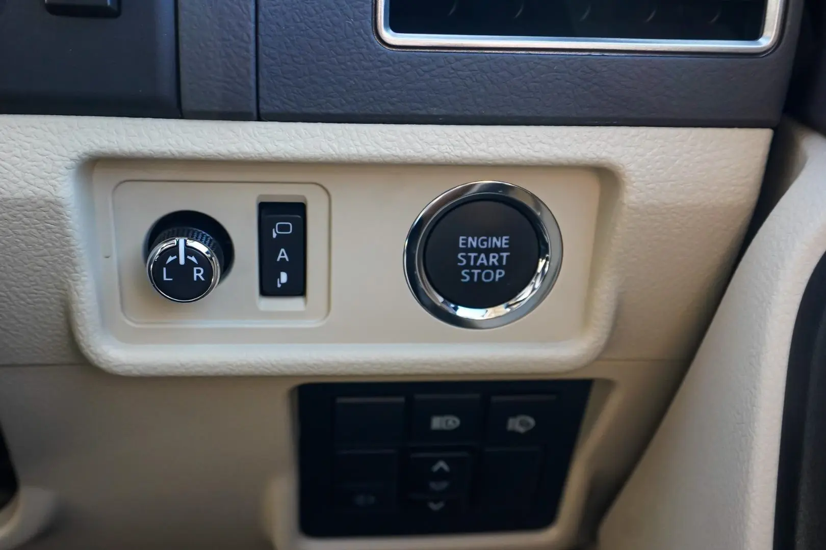 2023 Toyota Landcruiser Prado Gallery Image 21